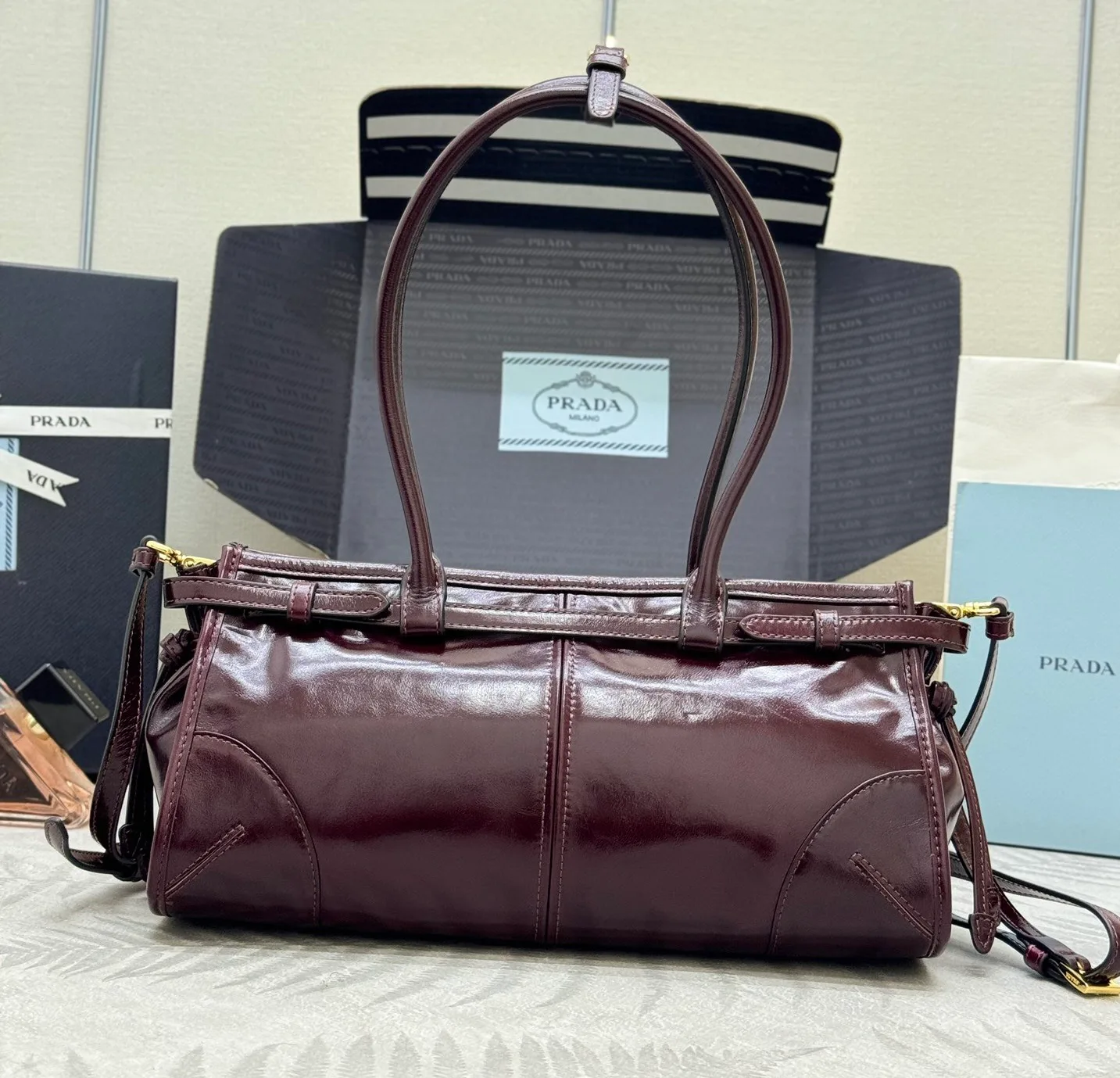Классические Сумки Женские Prada 11462503