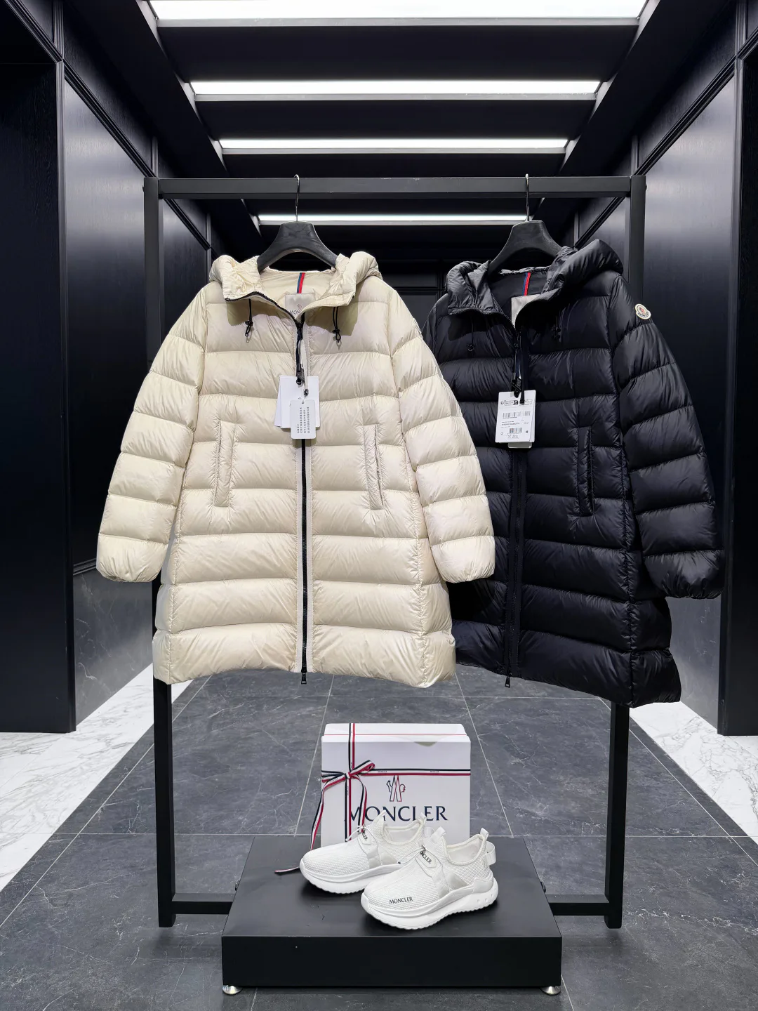 Куртки И Пуховики Женские Moncler 18725338