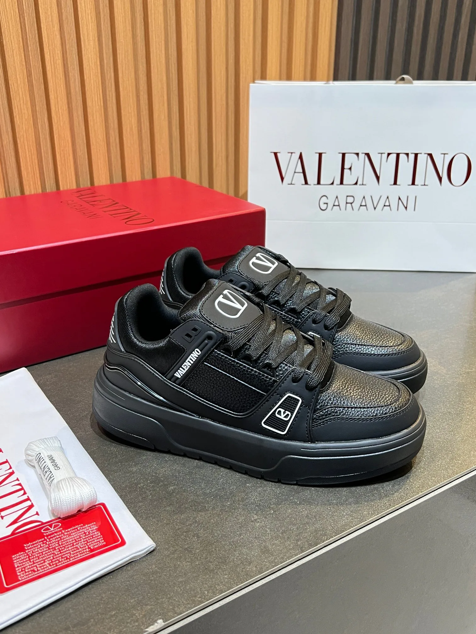 Кроссовки Женские Valentino 11575954