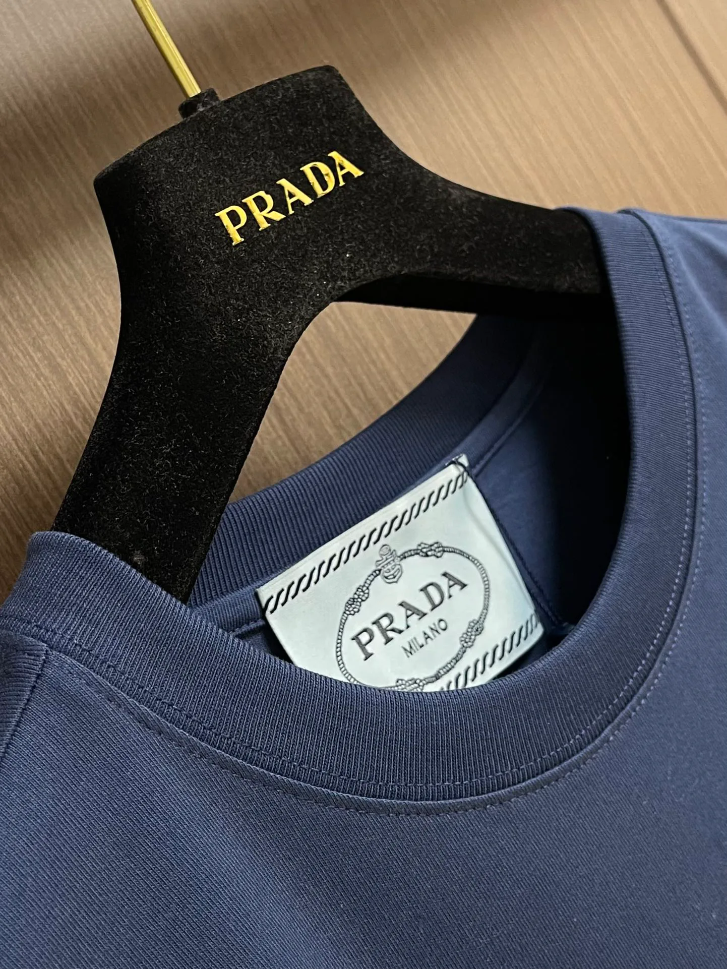 Футболки Женские Prada 18191384