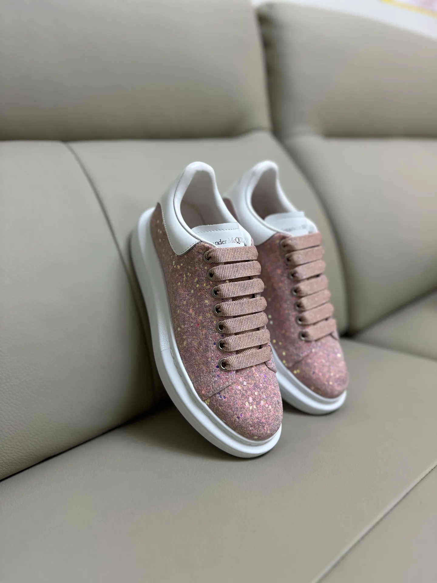 Кроссовки Женские Alexander Mcqueen 18616785