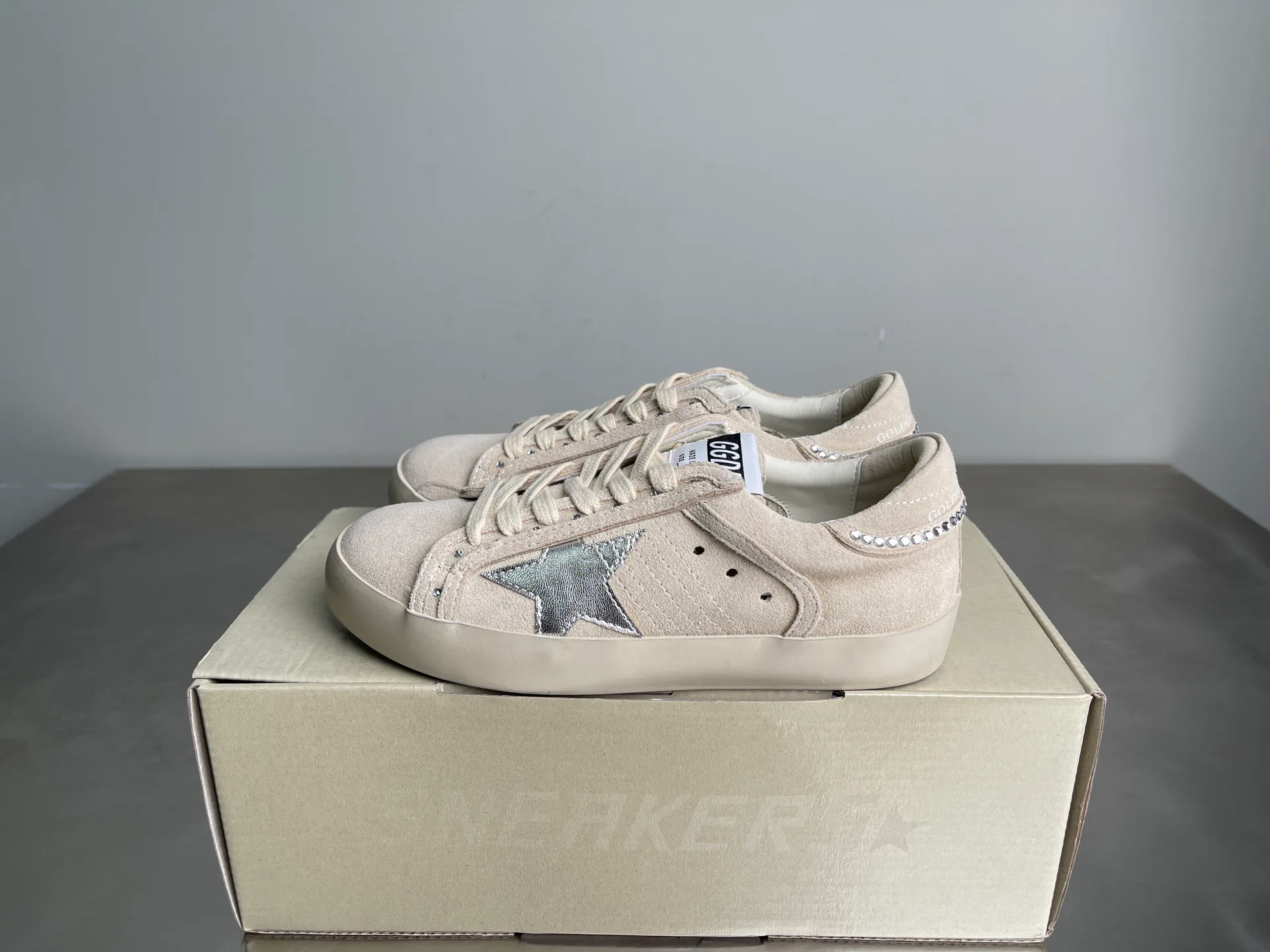Кроссовки Женские Golden Goose 17214167