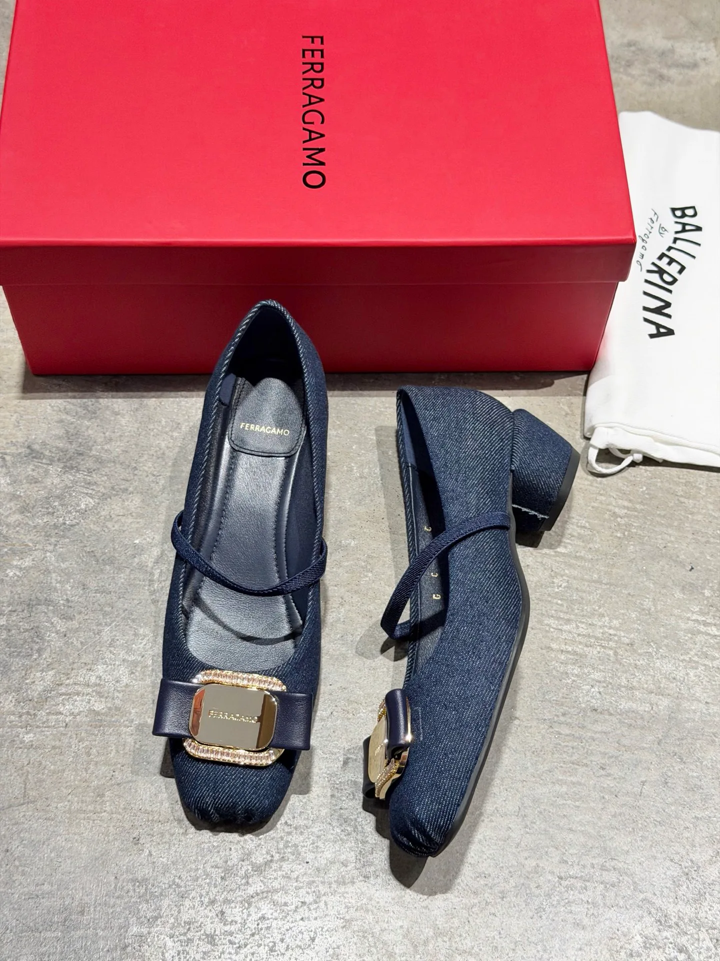Туфли Женские Salvatore Ferragamo 17642552
