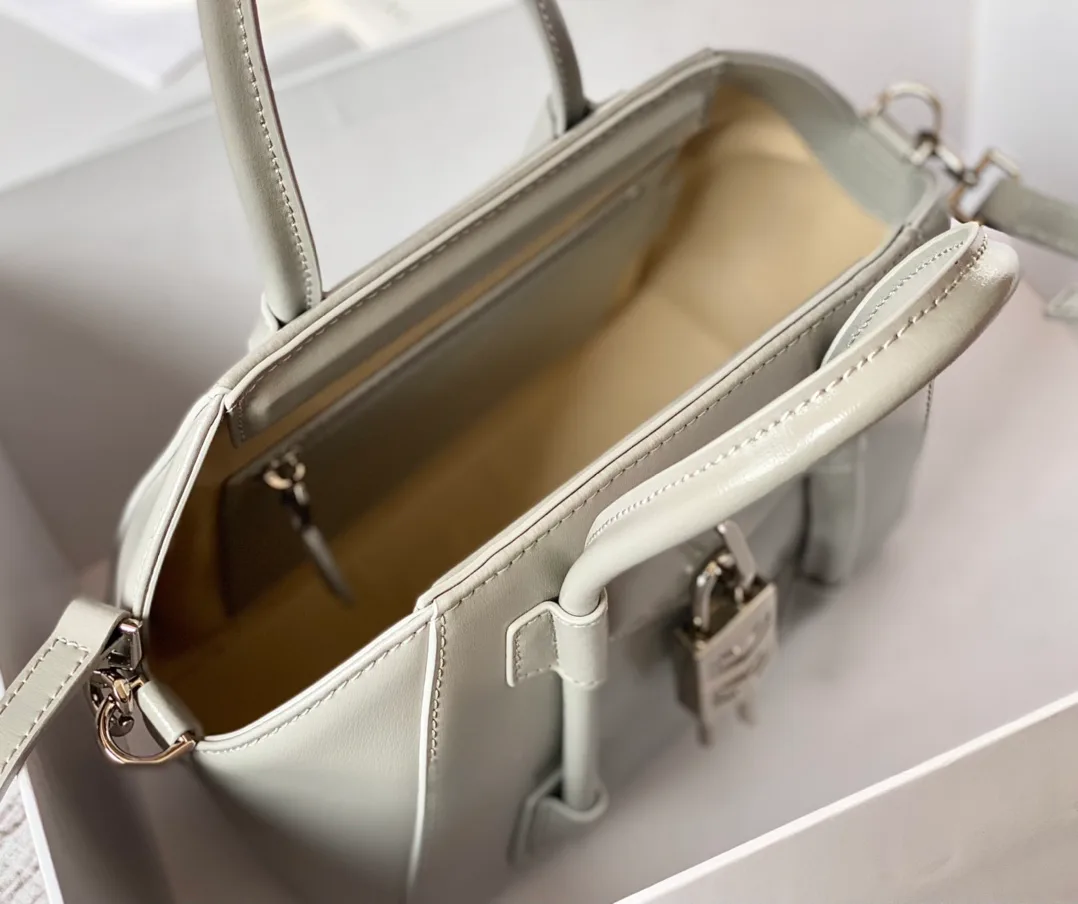 Сумки На Ремне Женские Givenchy 393508
