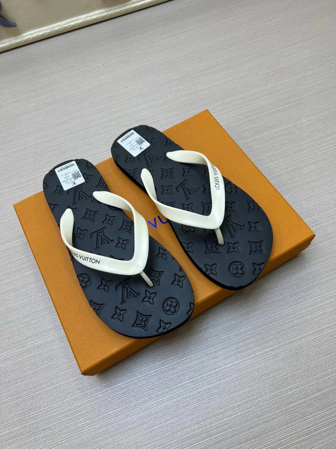 Шлепанцы Мужские Louis Vuitton 10646297