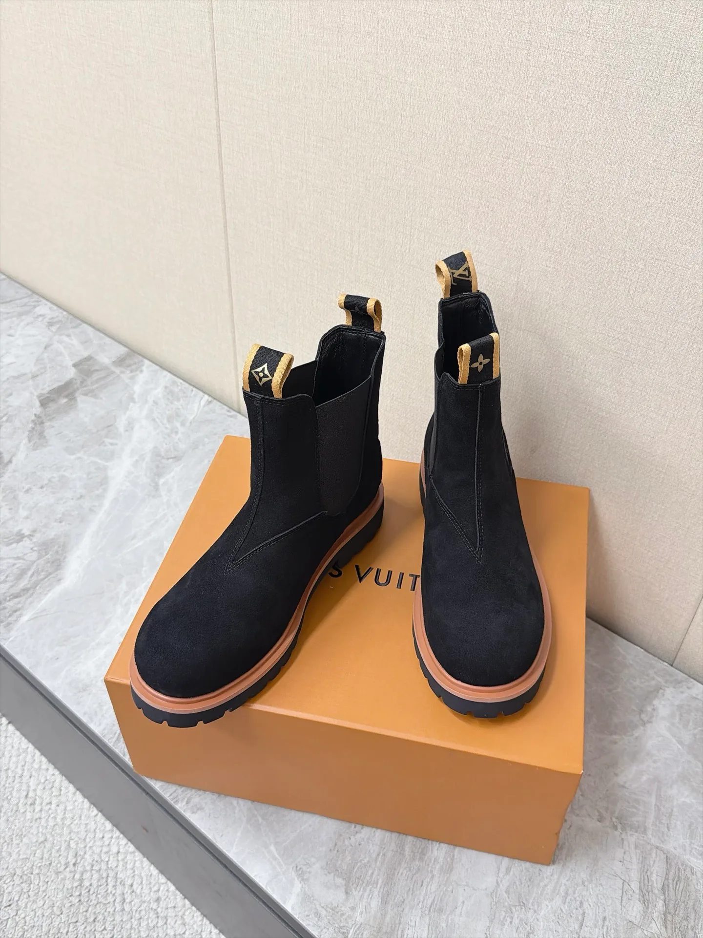 Ботинки Женские Louis Vuitton 19179023