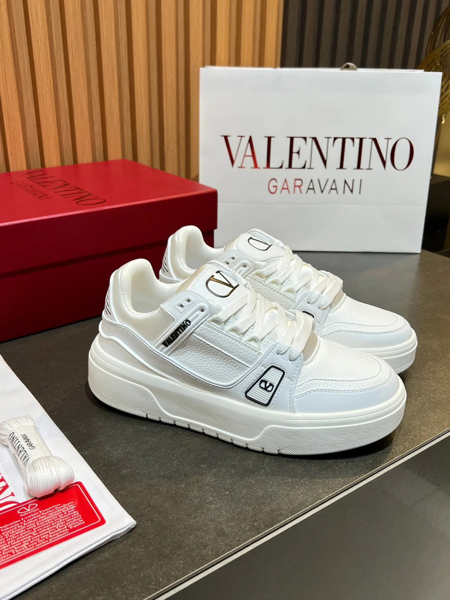 Кроссовки Женские Valentino 11575955