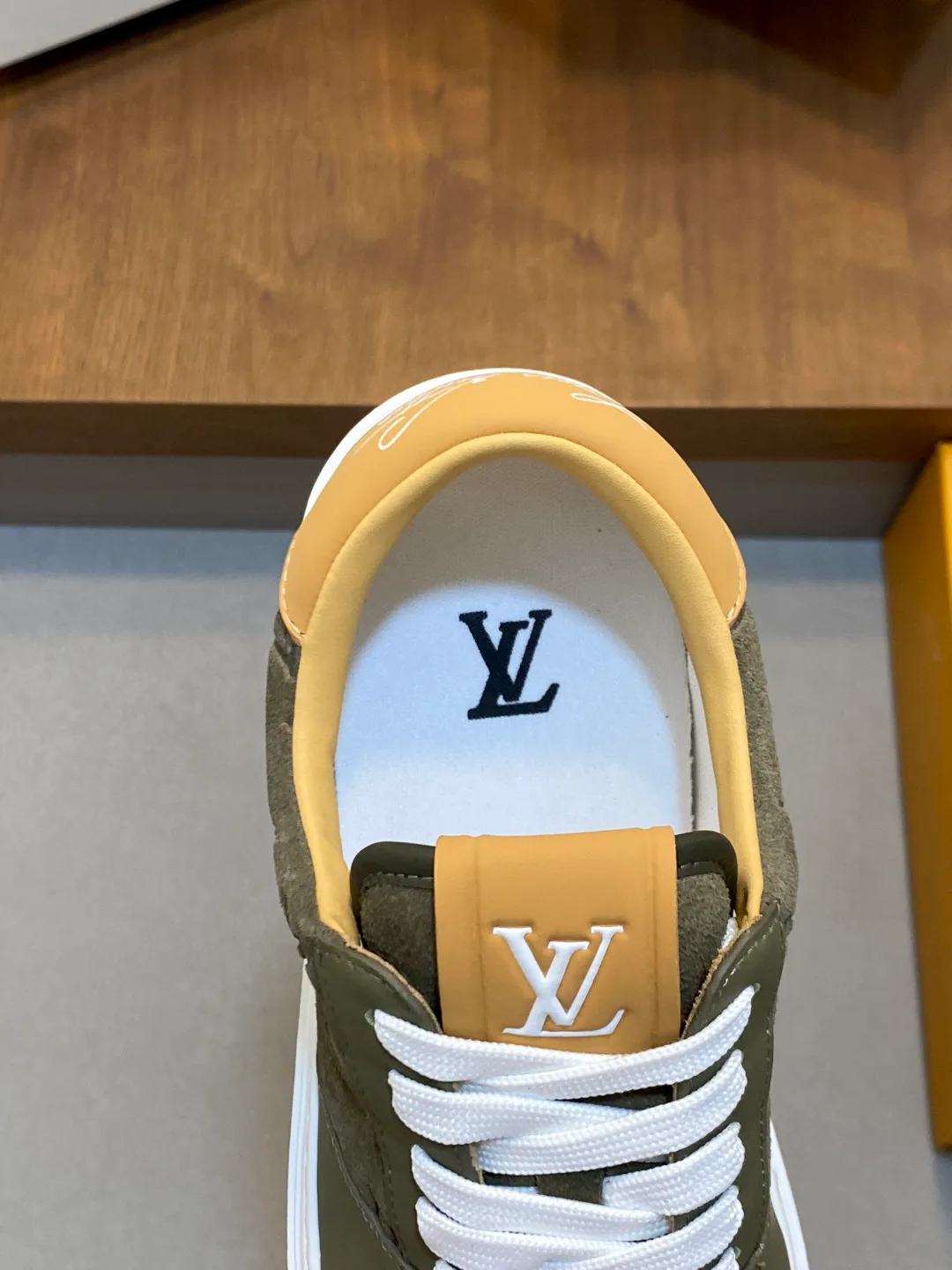 Кроссовки Мужские Louis Vuitton 19054359