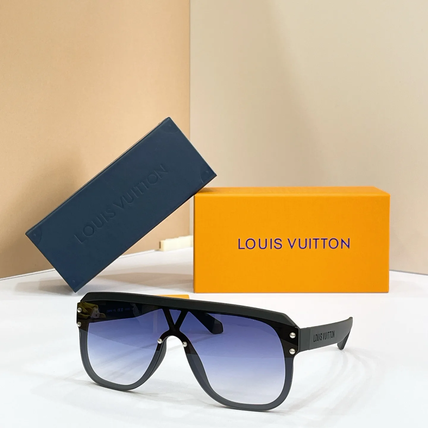 Очки Louis Vuitton 17495845