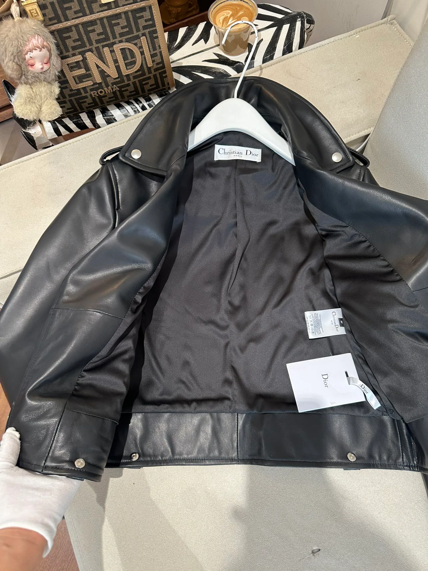 Кожаные Куртки И Дублёнки Женские Christian Dior 19403583