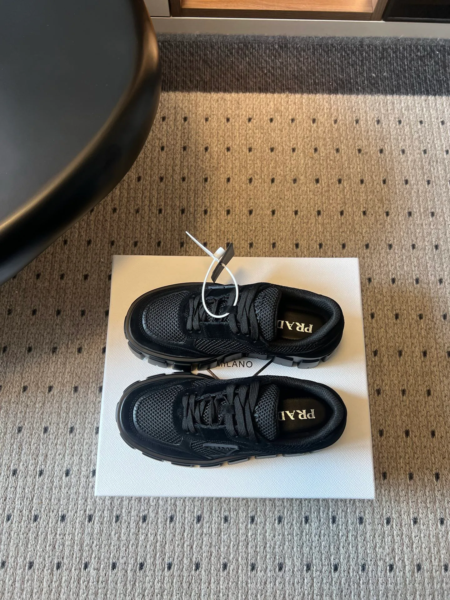 Кроссовки Женские Prada 17961573