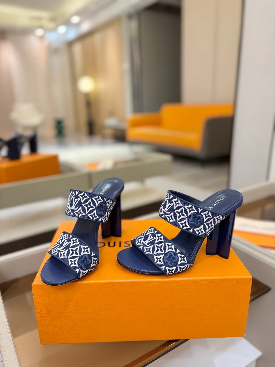 Босоножки Женские Louis Vuitton 11601041