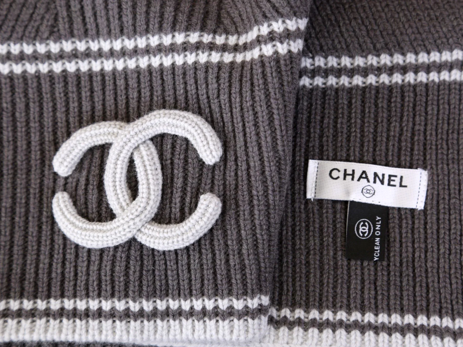 Шарфы Chanel 18427053