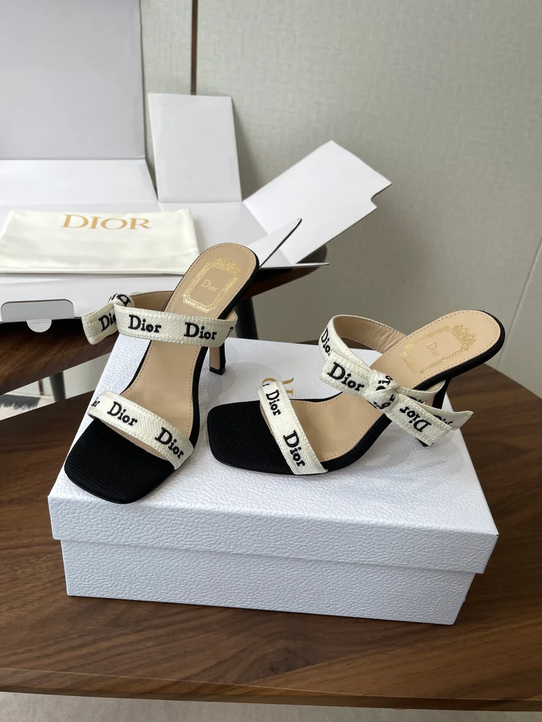Босоножки Женские Christian Dior 13166281