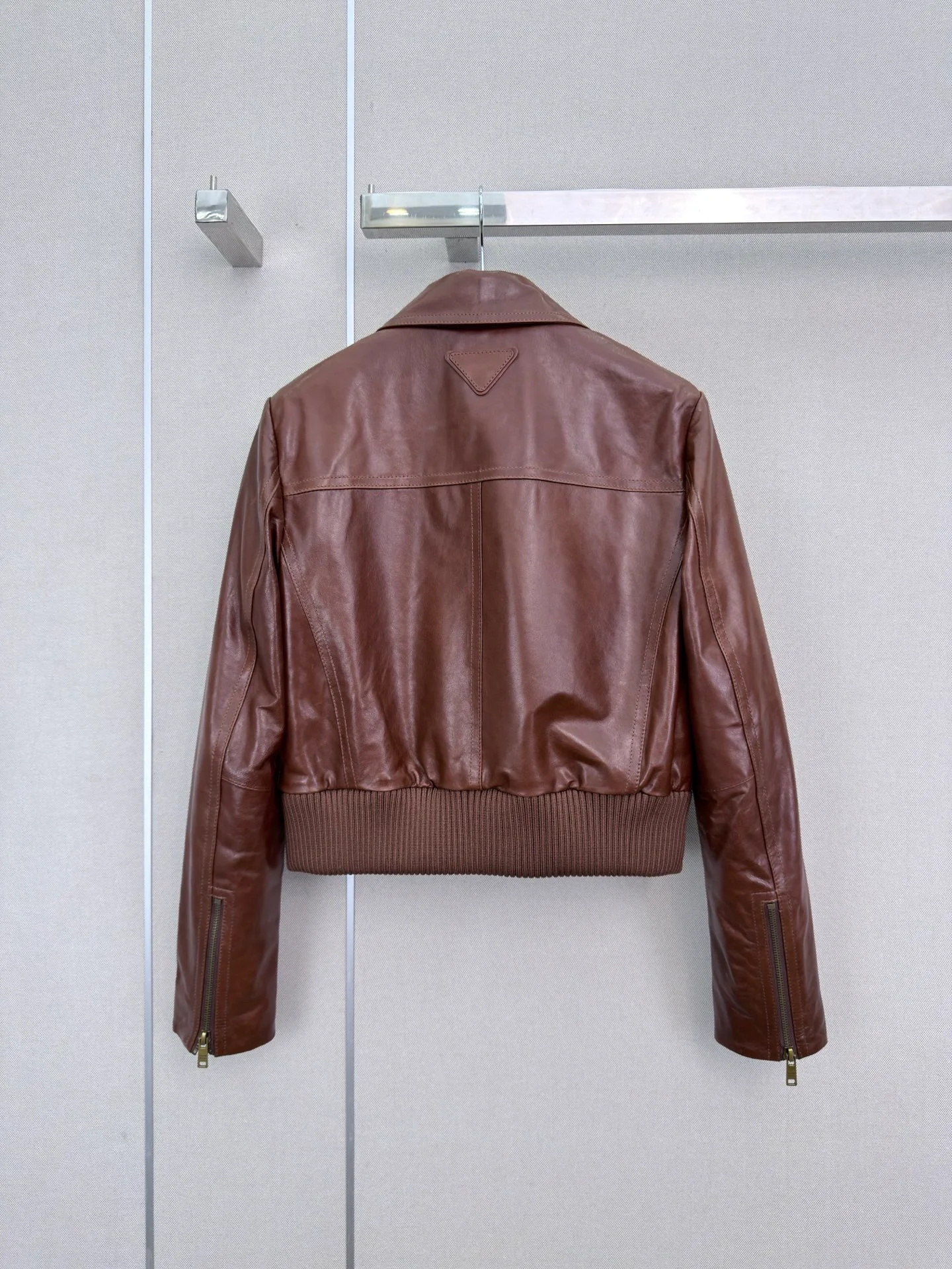 Кожаные Куртки И Дублёнки Женские Prada 18535546