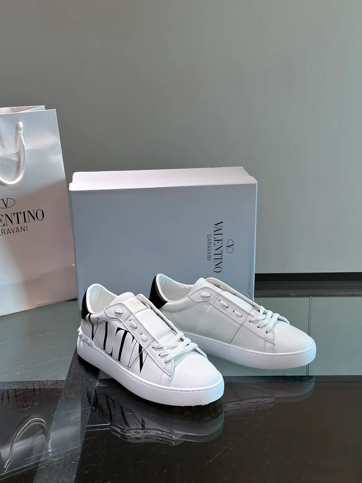 Кроссовки Мужские Valentino 105413