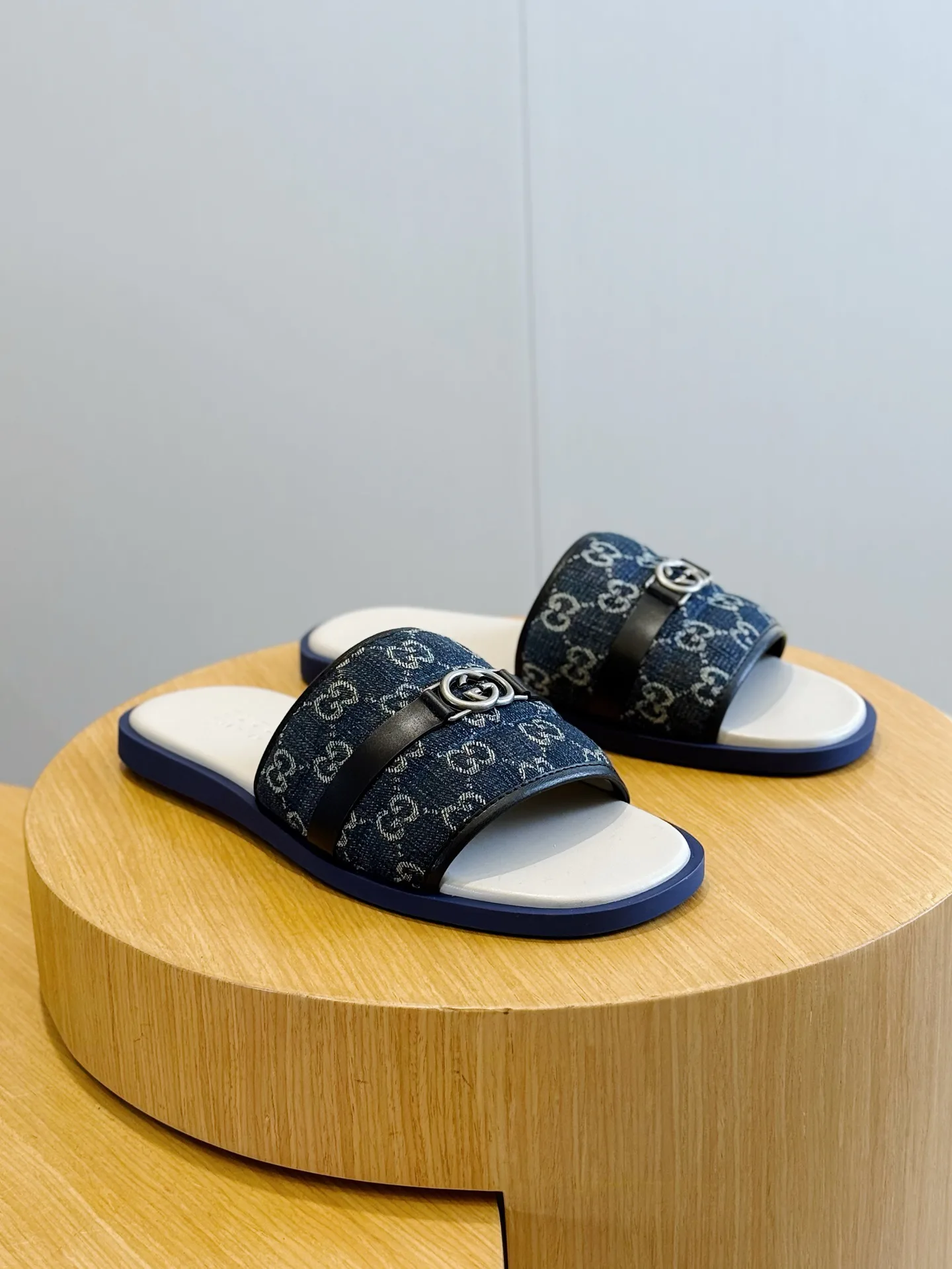 Шлепанцы Мужские Gucci 17349636