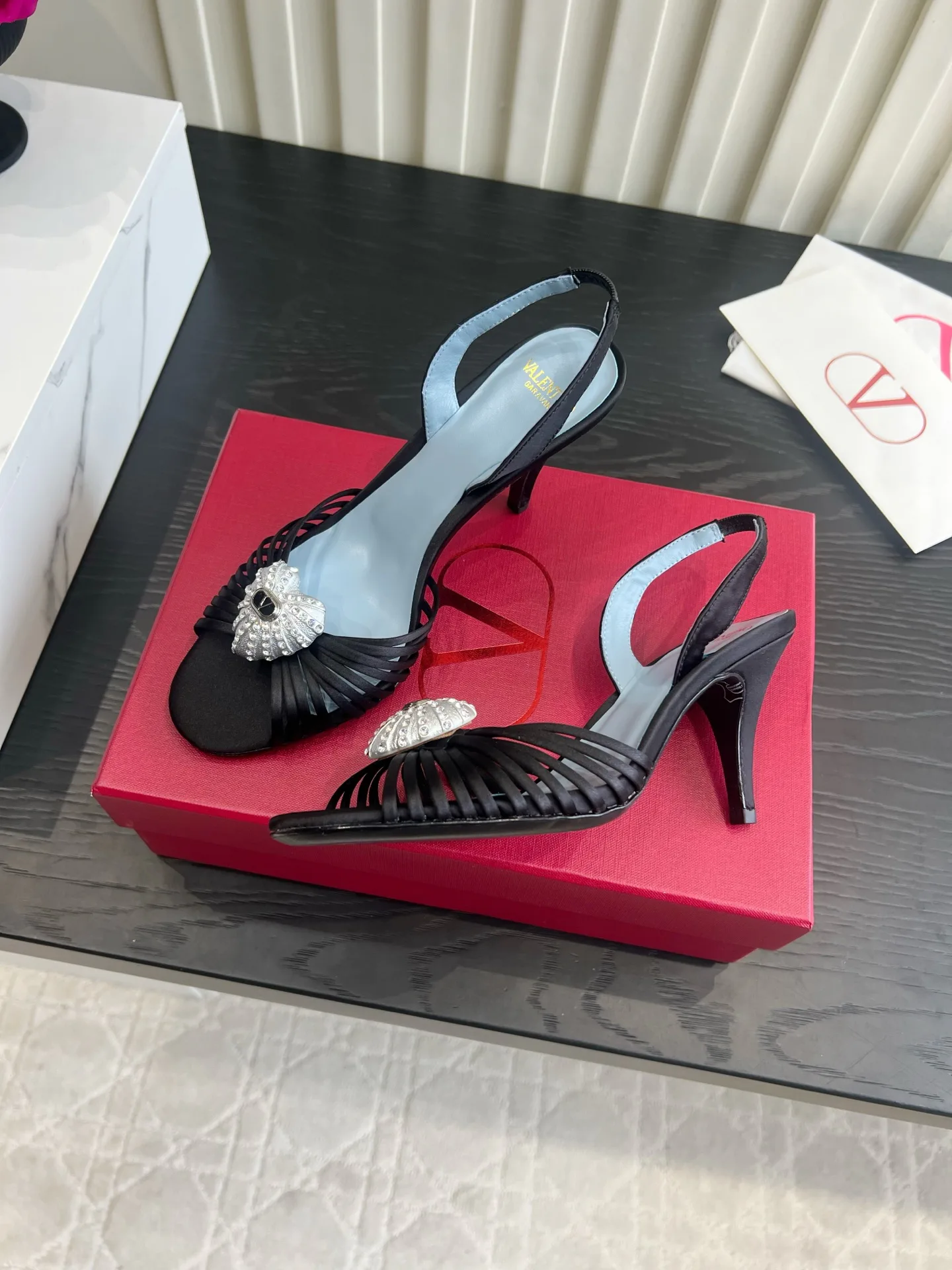 Босоножки Женские Valentino 18322866