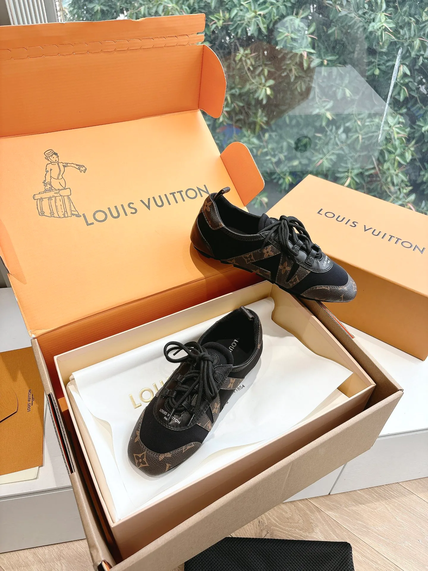 Кроссовки Женские Louis Vuitton 8979810