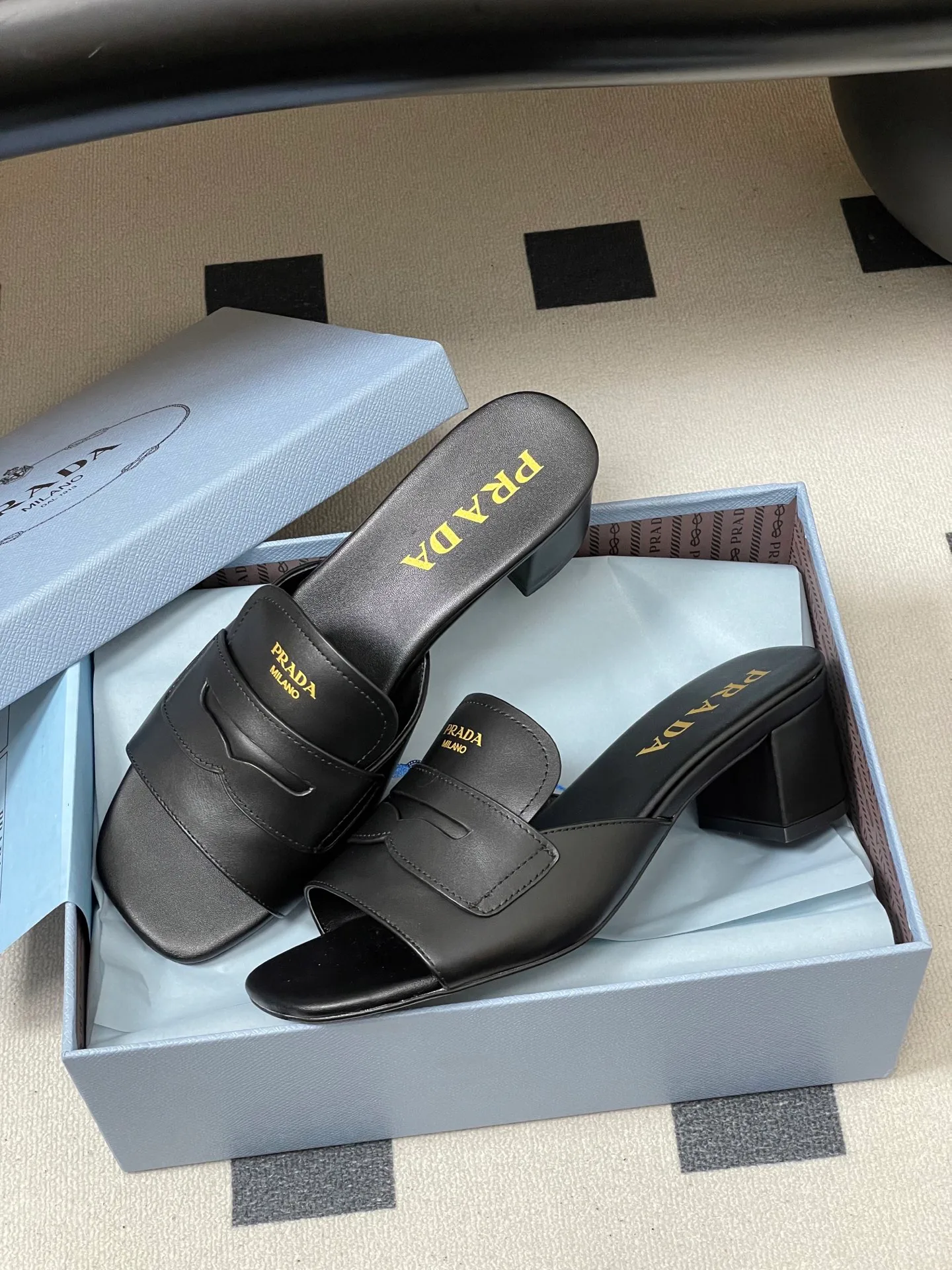 Босоножки Женские Prada 10993966