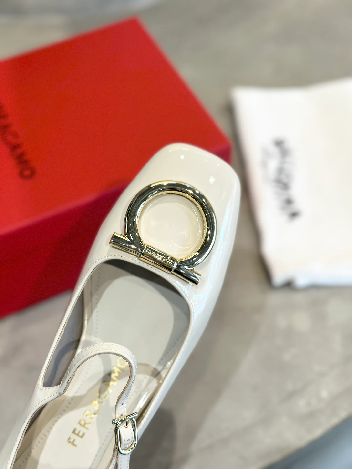 Туфли Женские Salvatore Ferragamo 13368435