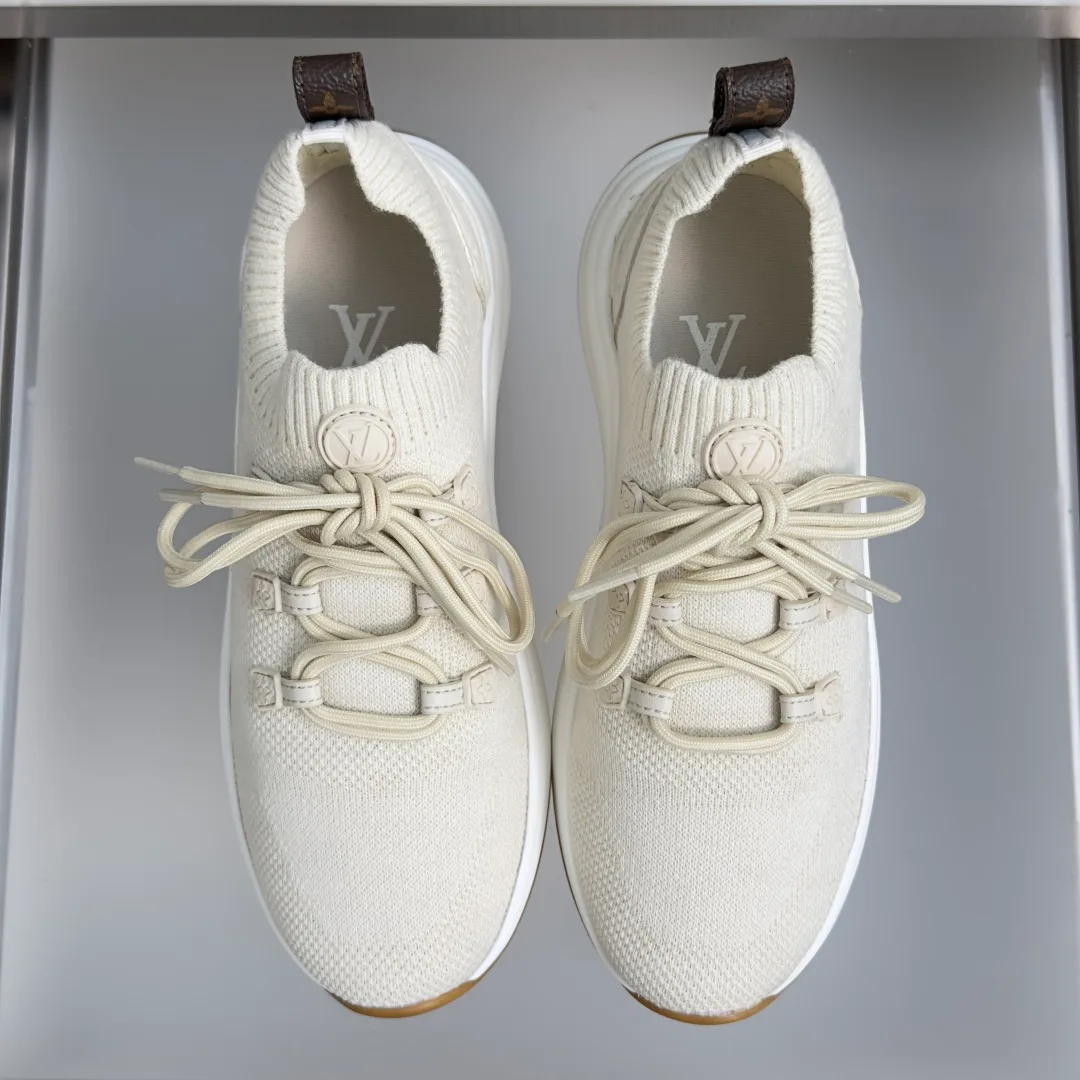 Кроссовки Женские Louis Vuitton 17950526