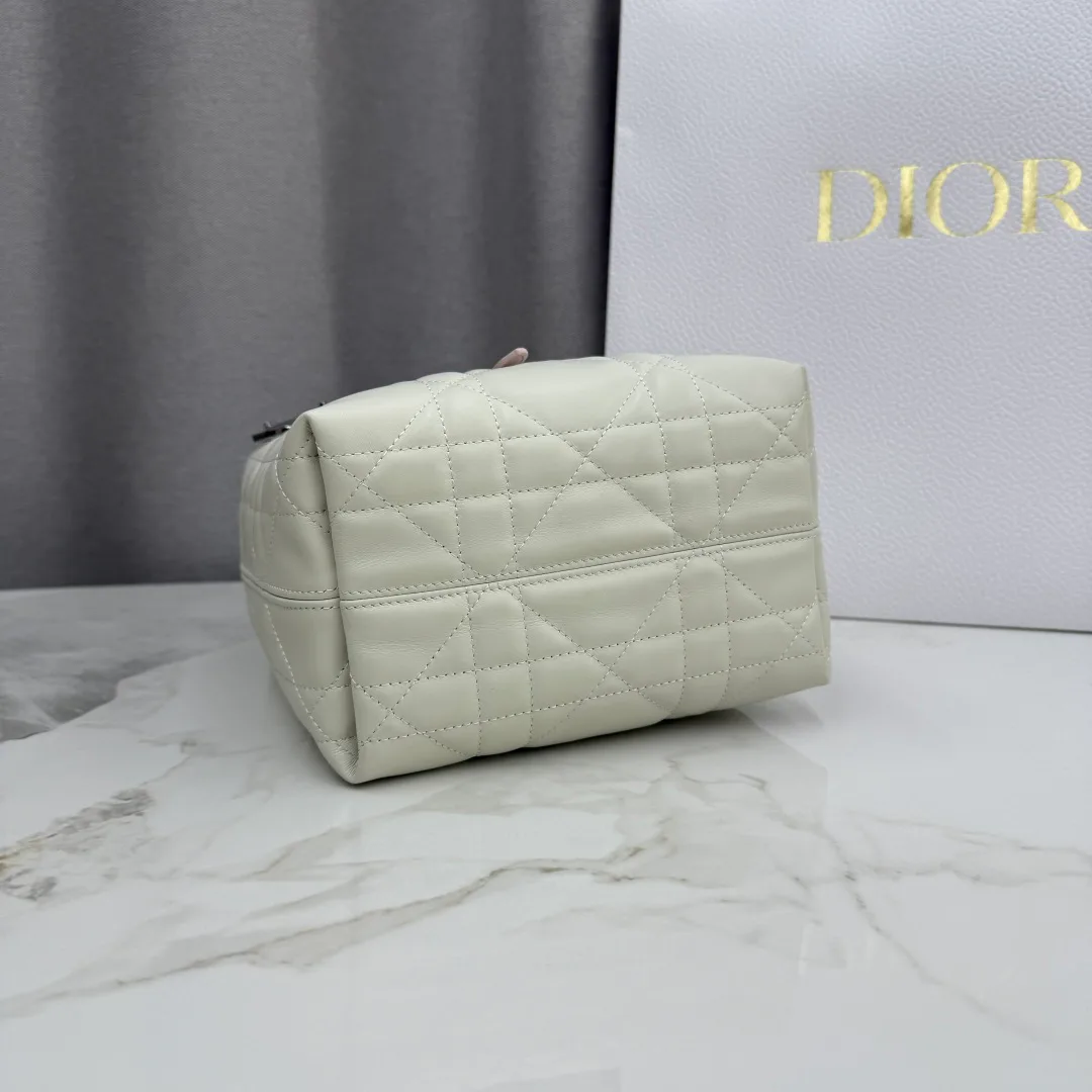 Классические Сумки Женские Christian Dior 11905691