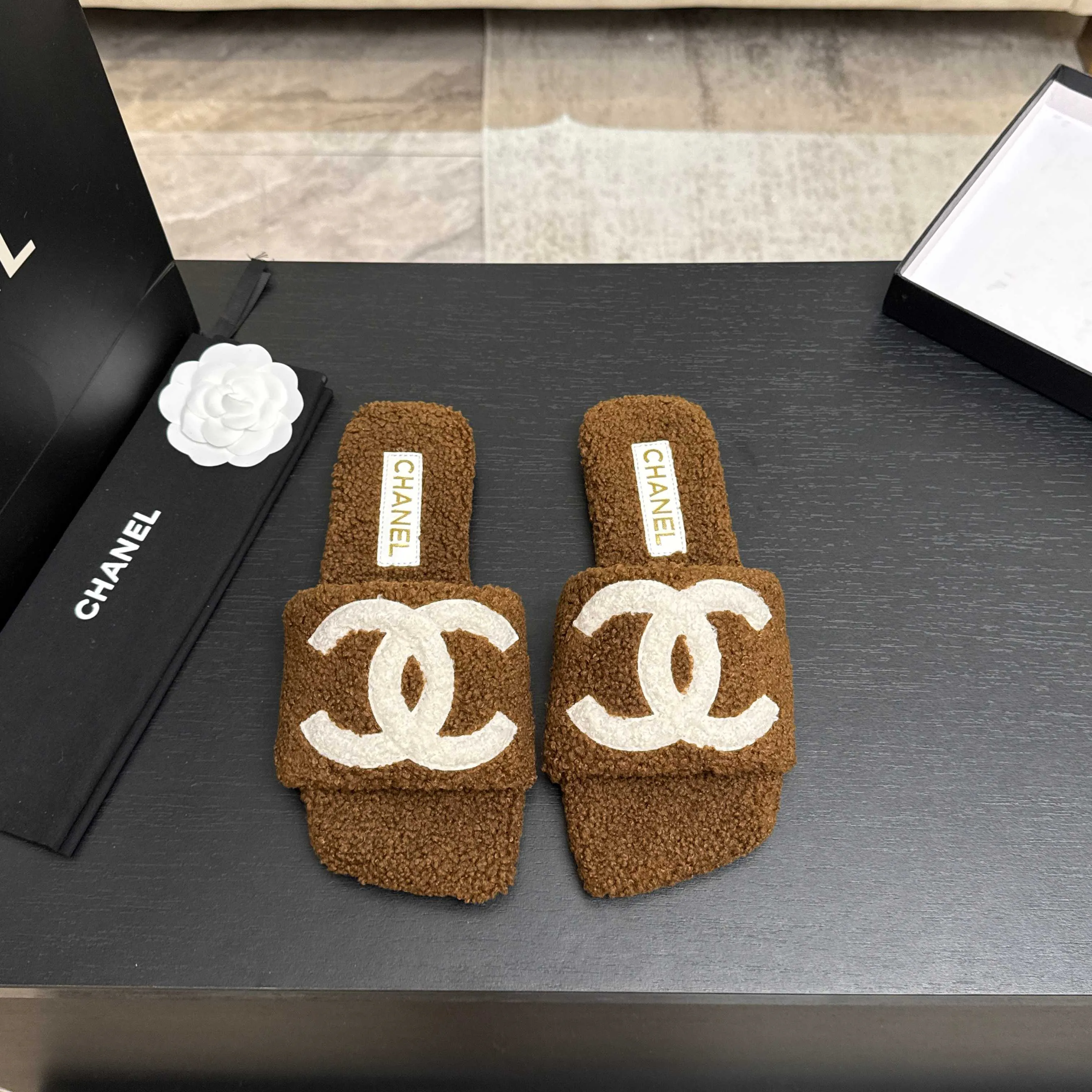 Тапочки Женские Chanel 18501008