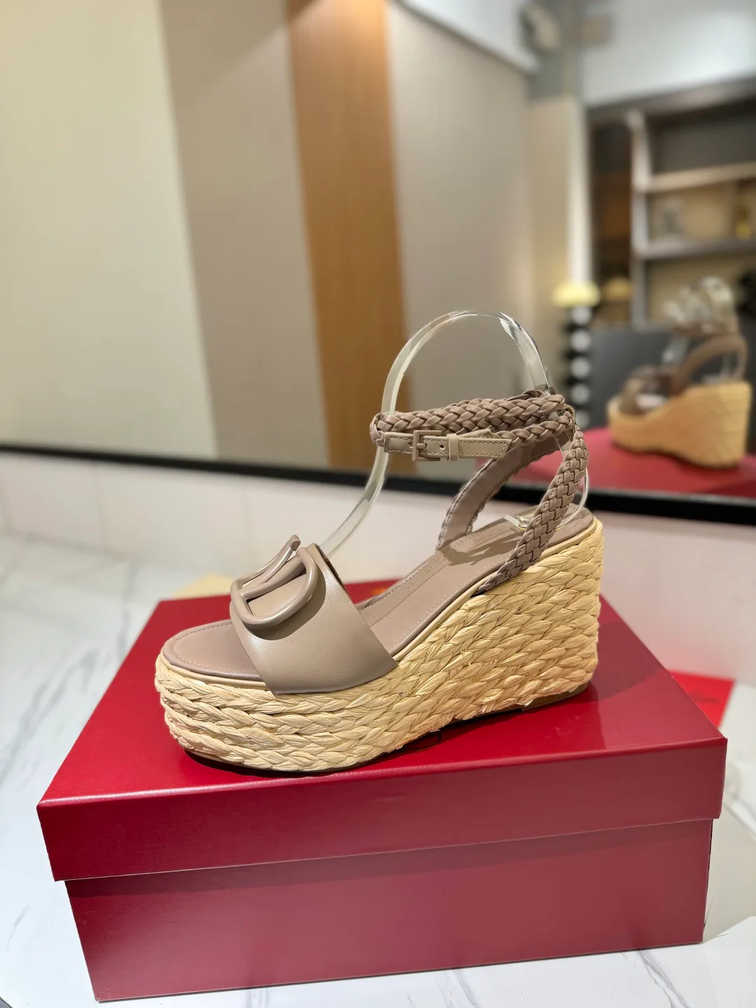 Босоножки Женские Valentino 17946614