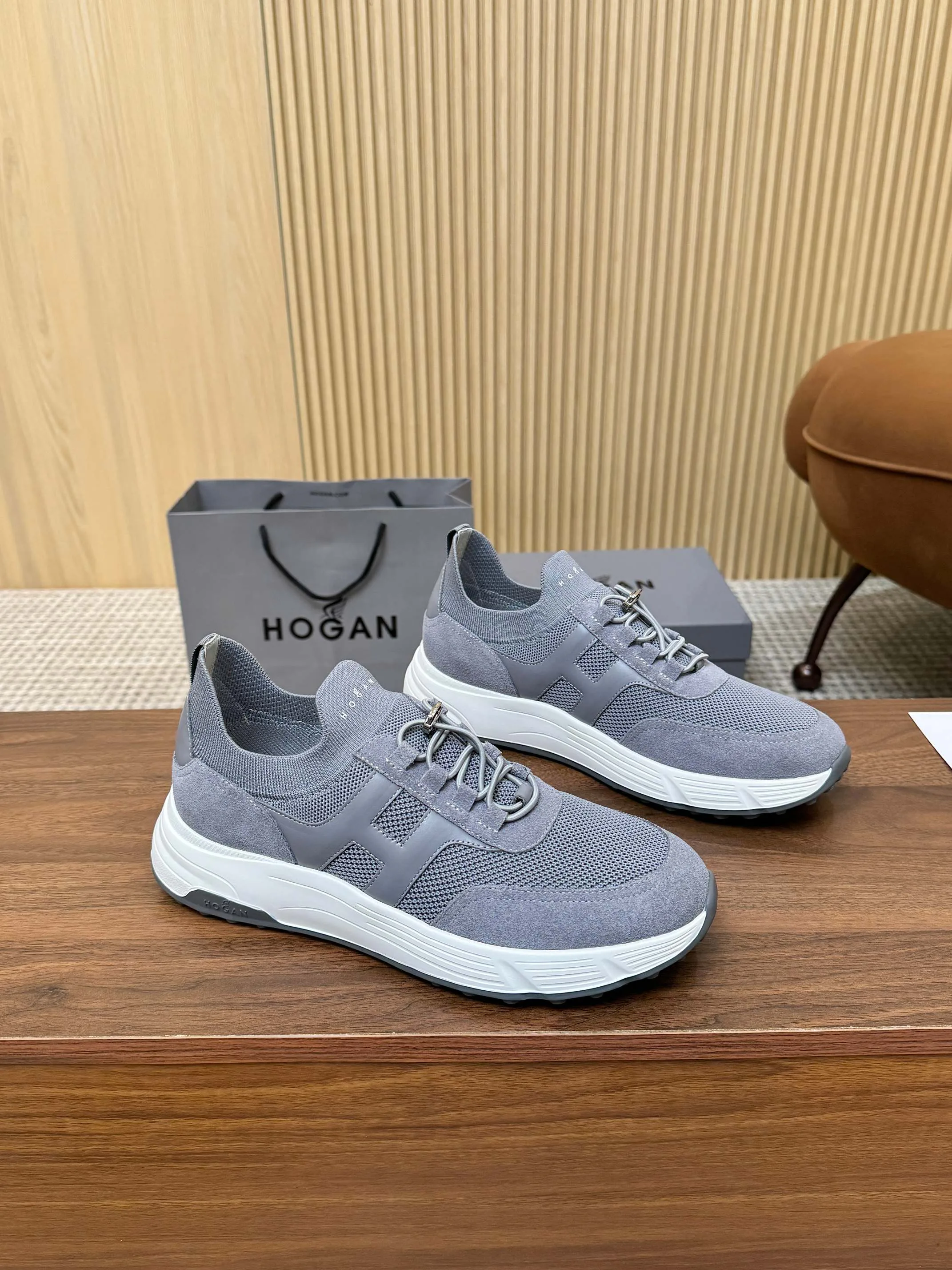 Кроссовки Женские Hogan 18877092