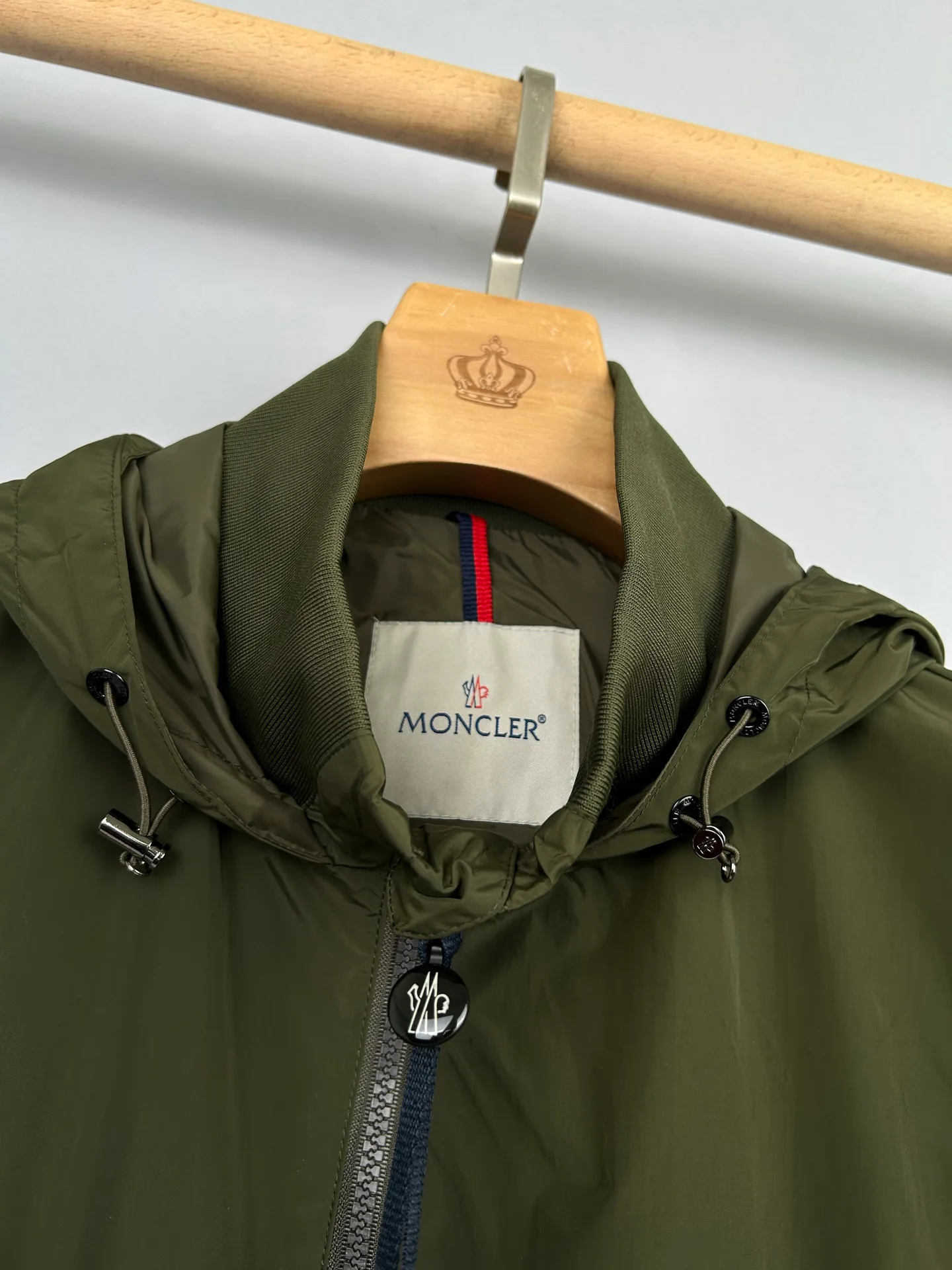 Куртки И Пуховики Мужские Moncler 13137534
