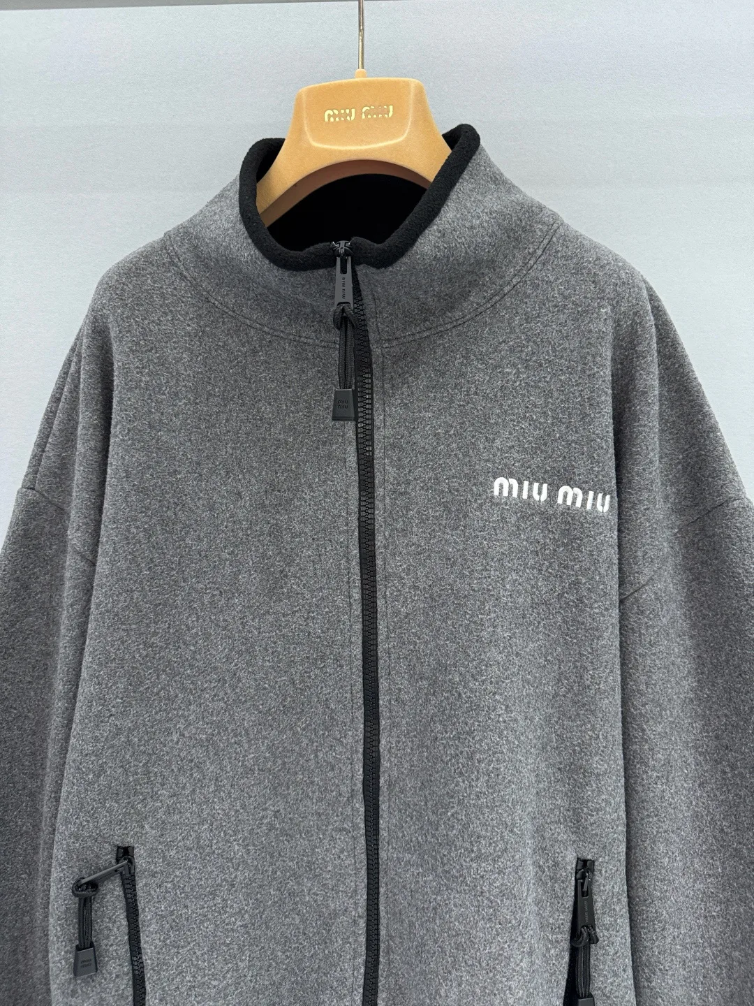 Куртки И Пуховики Женские Miu Miu 18465770