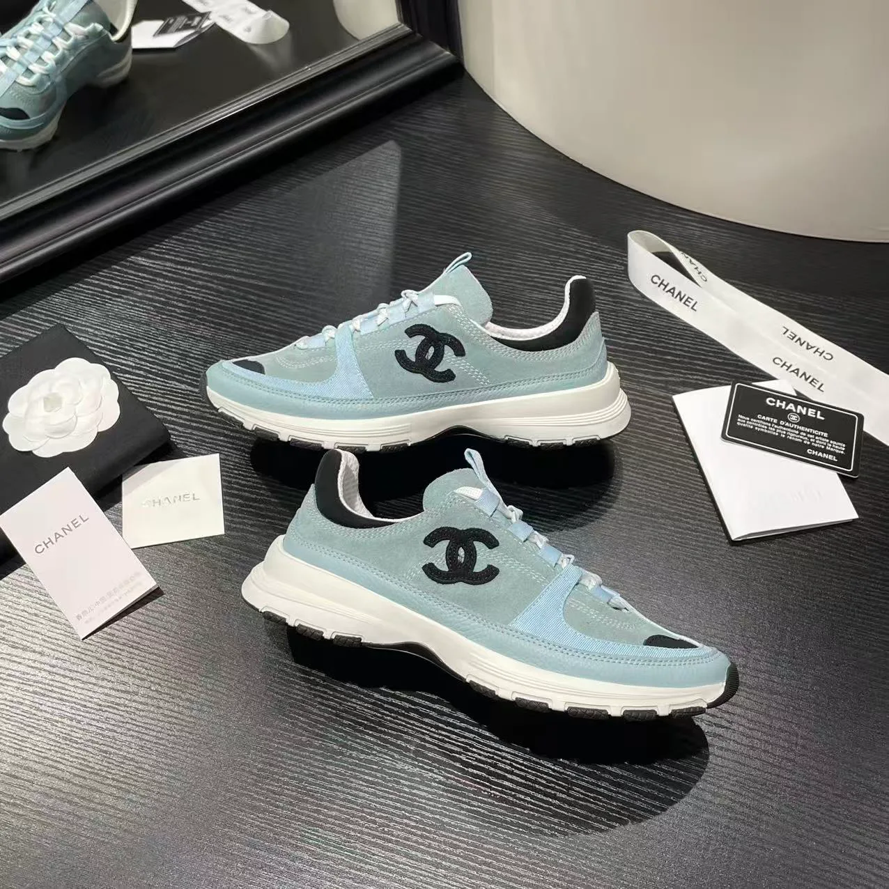 Кроссовки Женские Chanel 389120