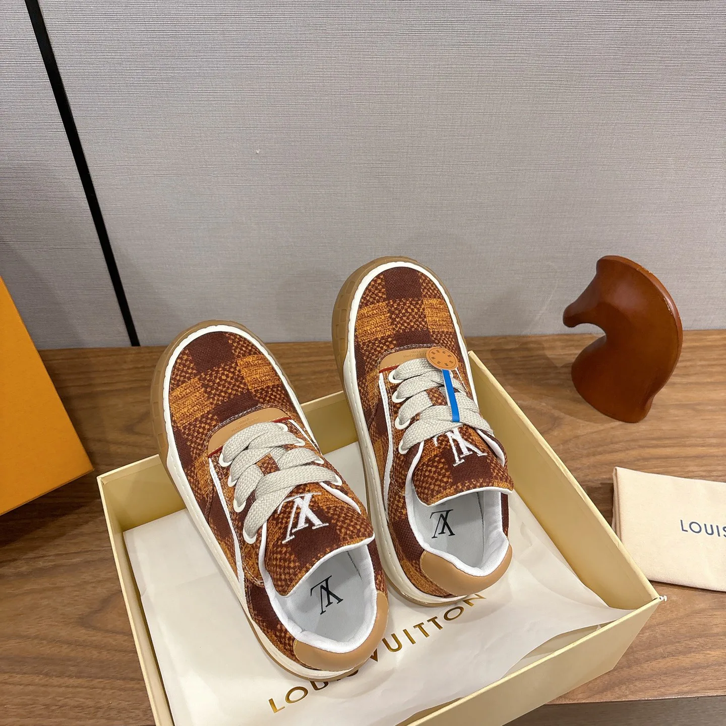 Кроссовки Женские Louis Vuitton 5611478