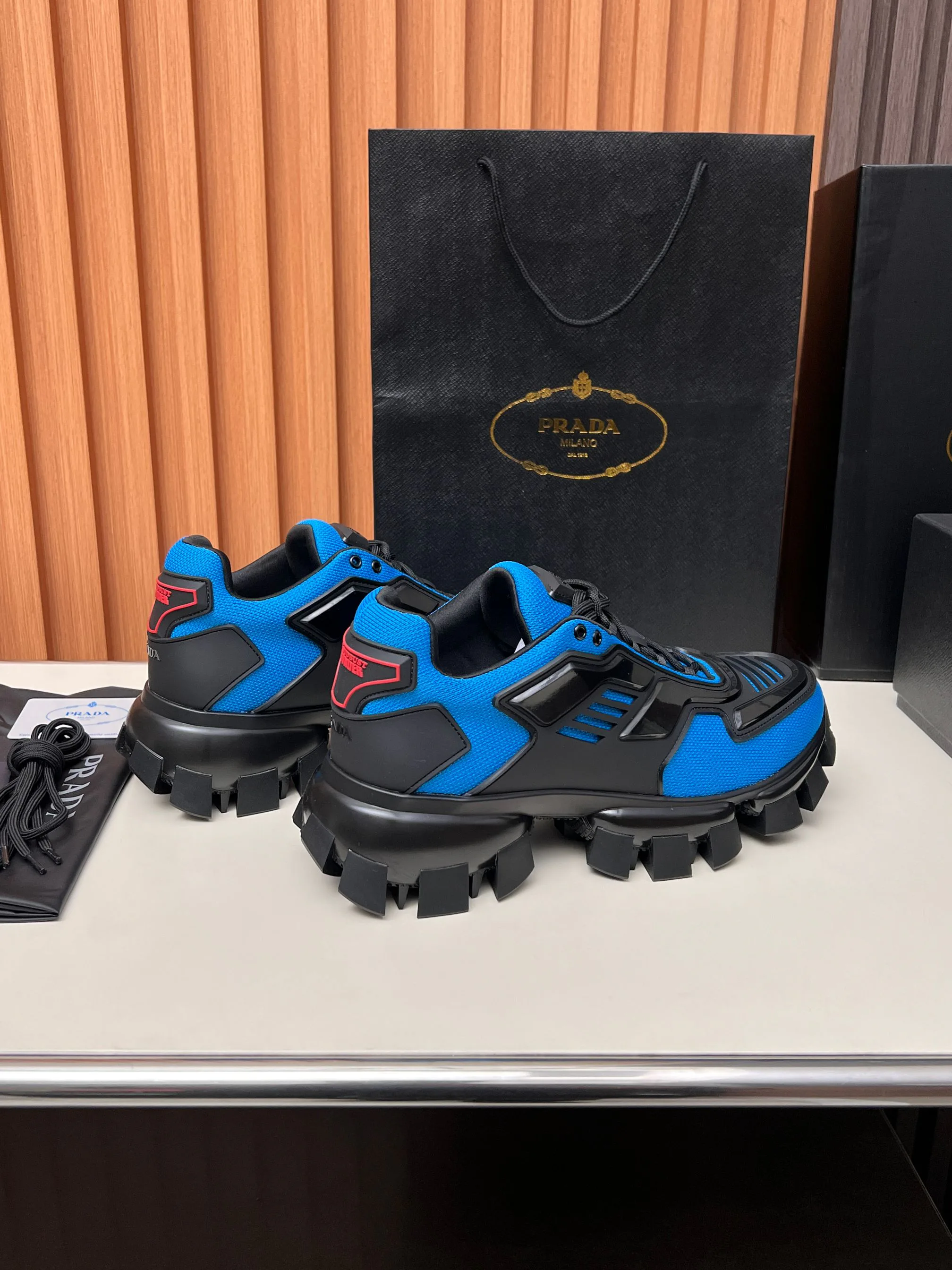 Кроссовки Женские Prada 881680