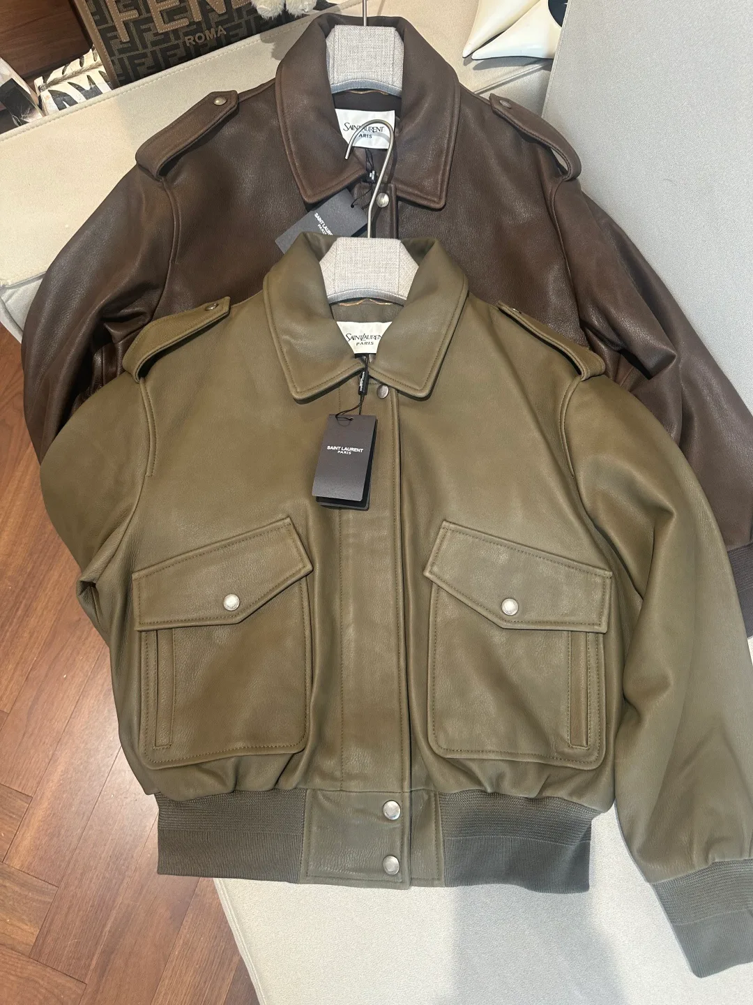 Кожаные Куртки И Дублёнки Женские Saint Laurent 17766373