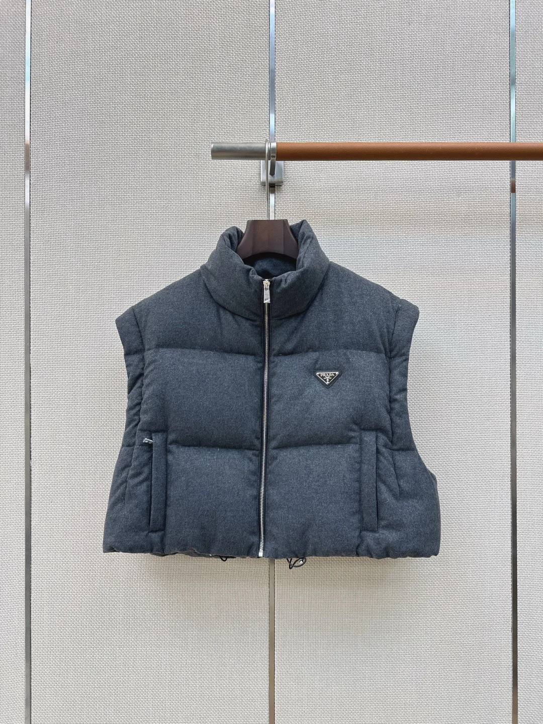 Куртки И Пуховики Женские Prada 18188723