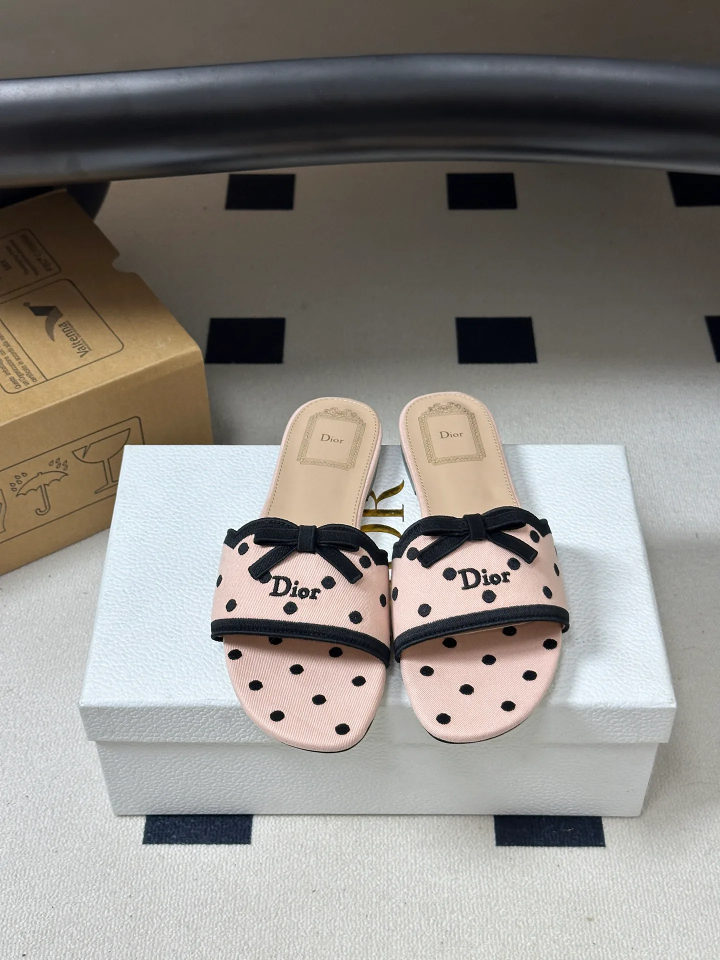 Шлепанцы Женские Christian Dior 18049493
