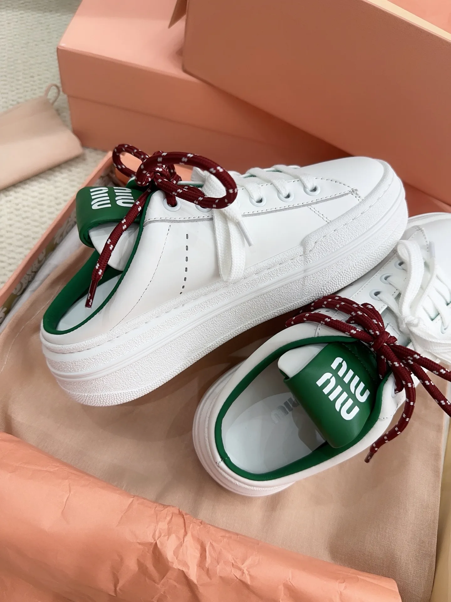 Кроссовки Женские Miu Miu 18041152