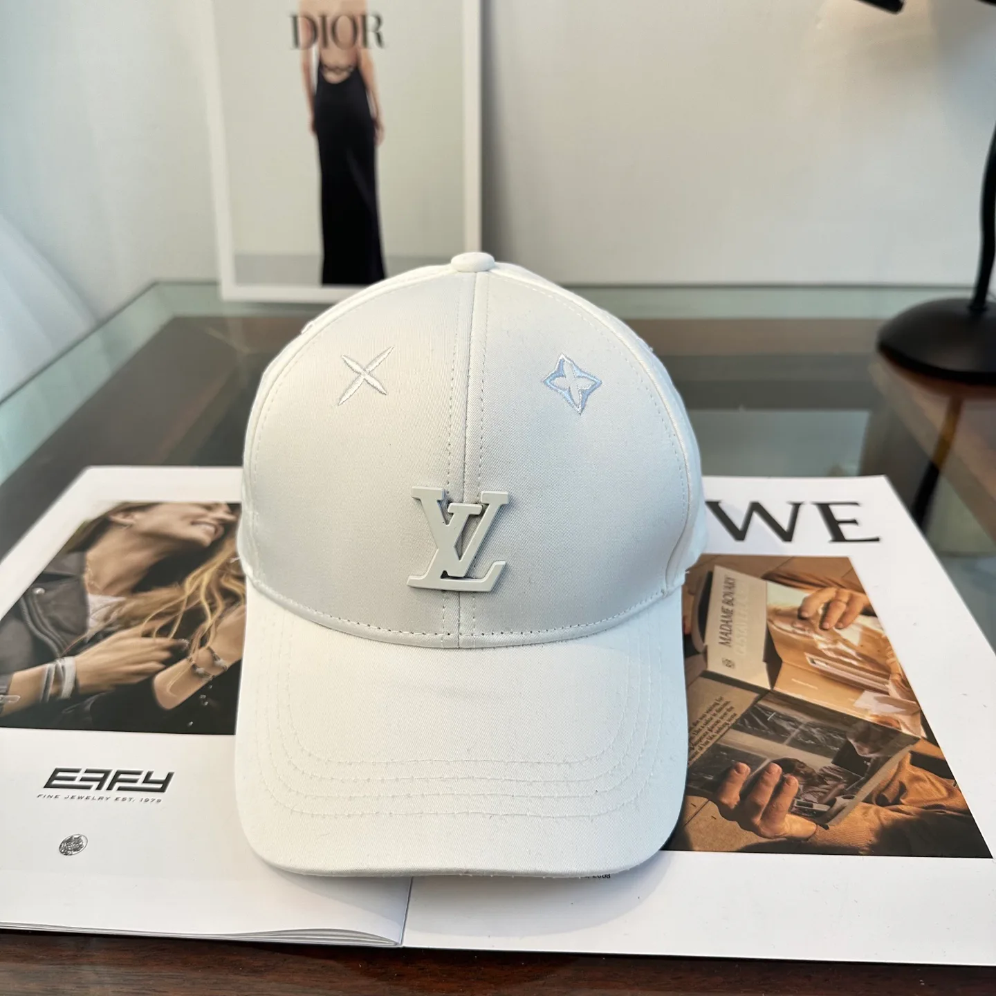 Головные Уборы Louis Vuitton 11689426