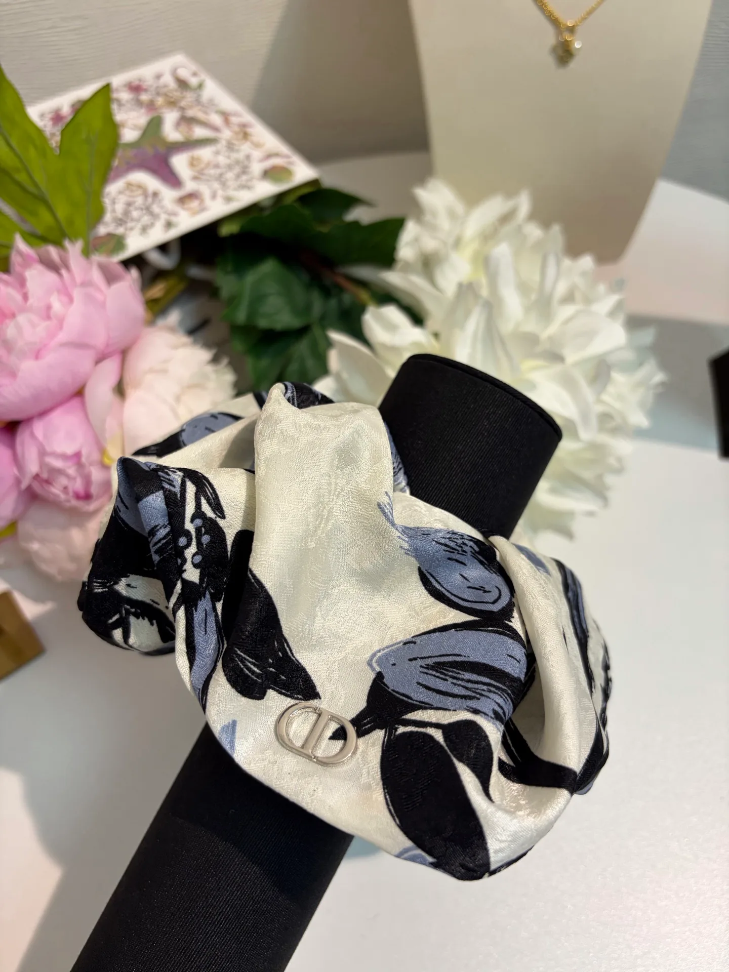 Платки Christian Dior 11524589