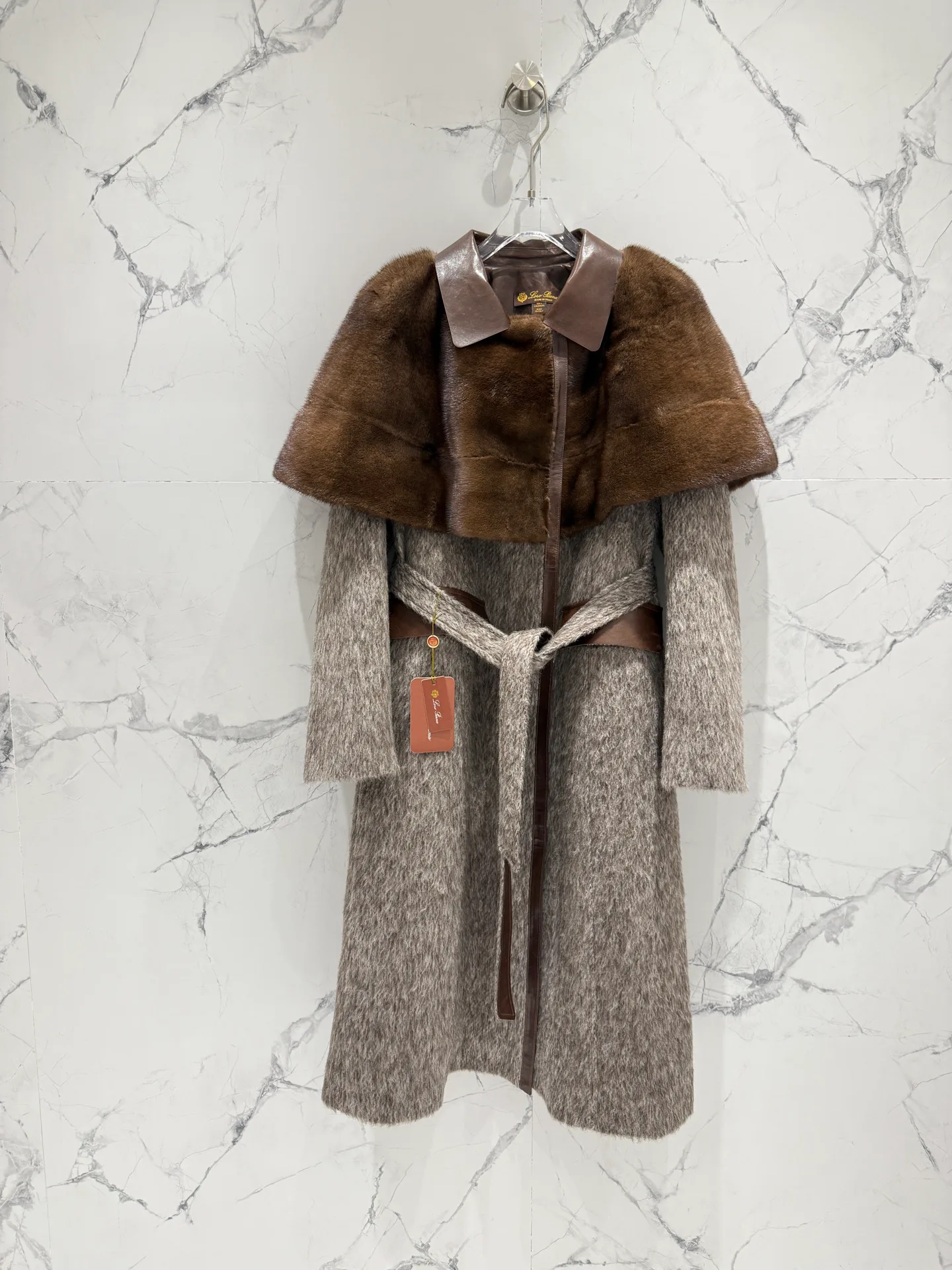 Шубы Женские Loro Piana 18082842