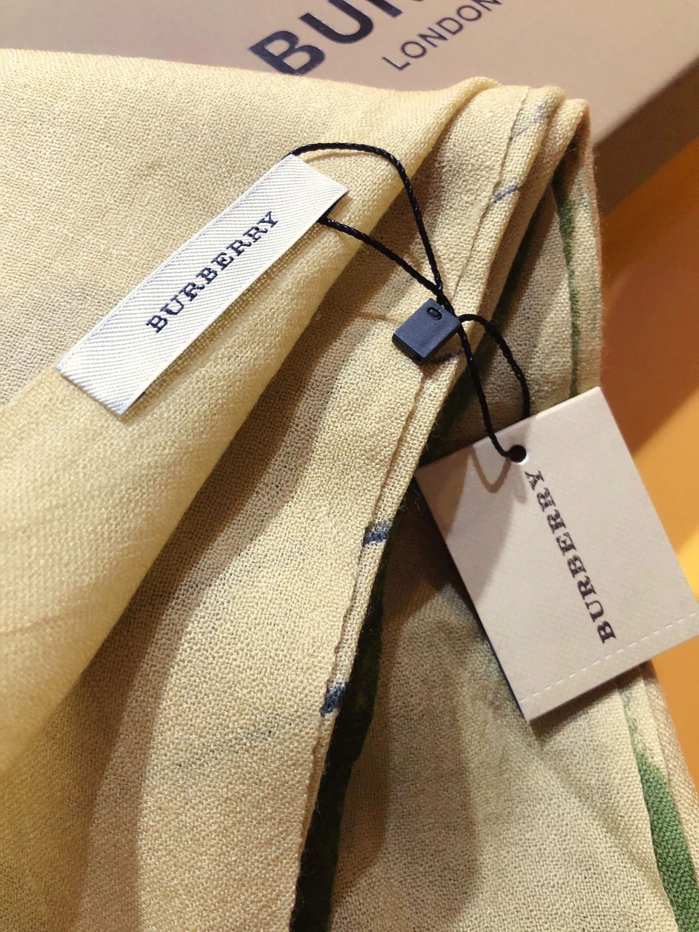 Шарфы Burberry 1780855