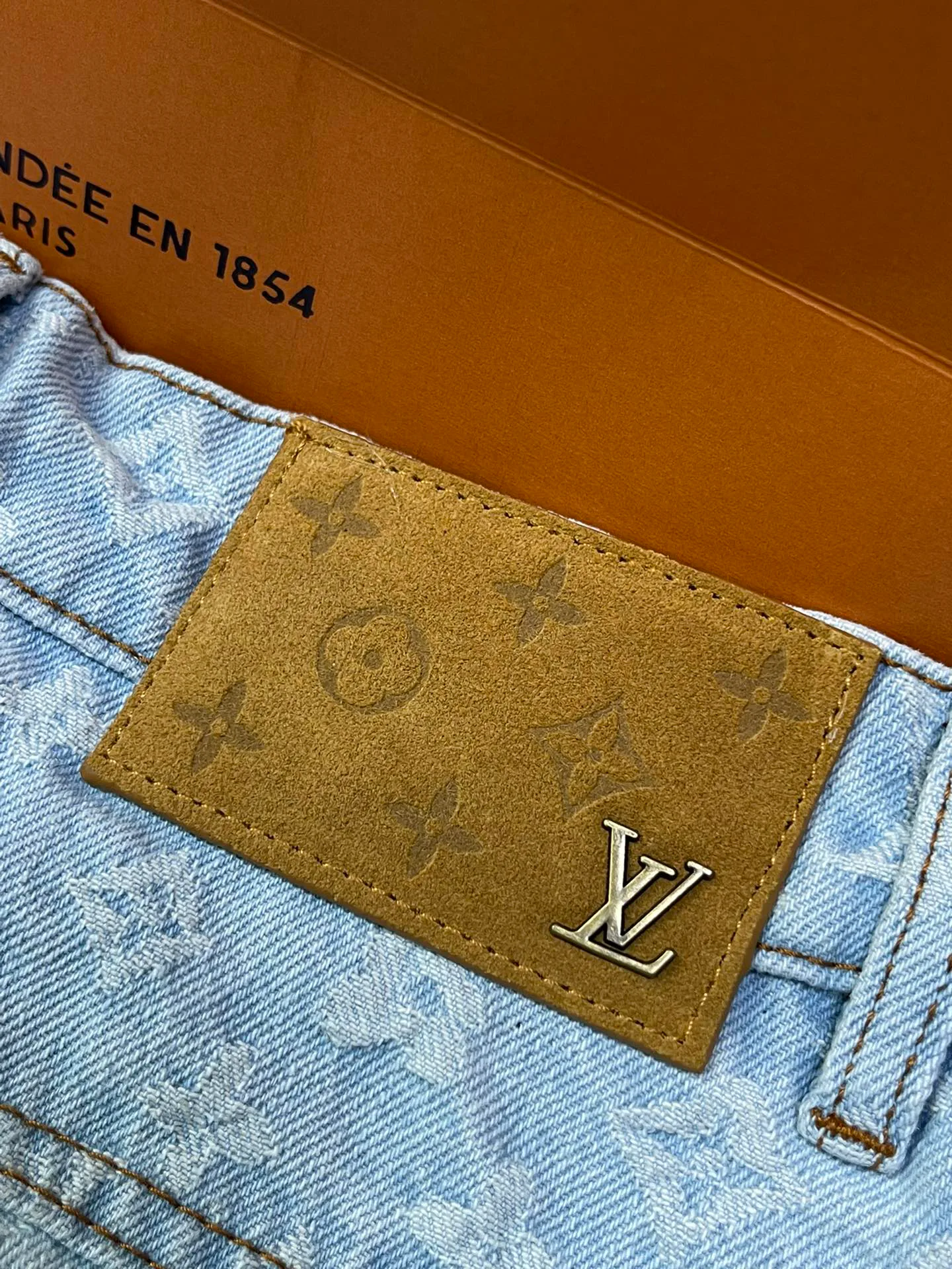 Джинсы Женские Louis Vuitton 17954534