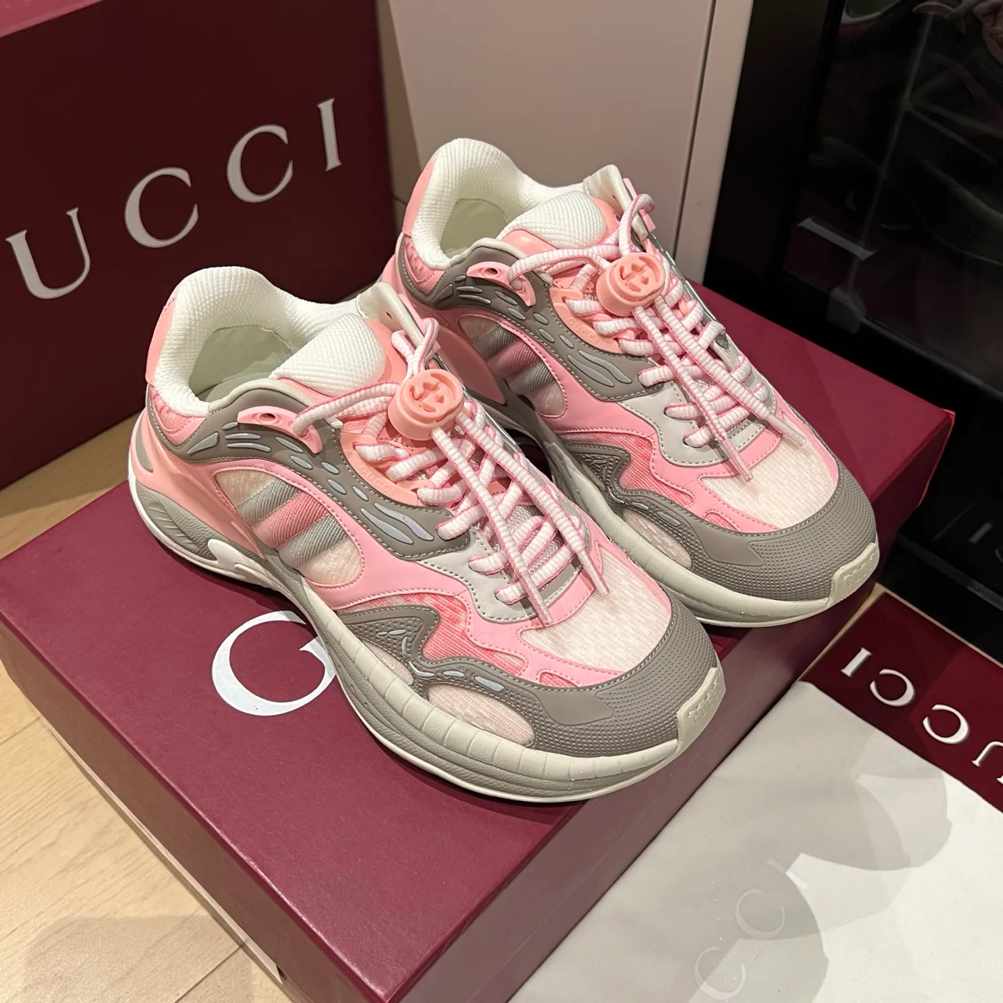 Кроссовки Женские Gucci 305892