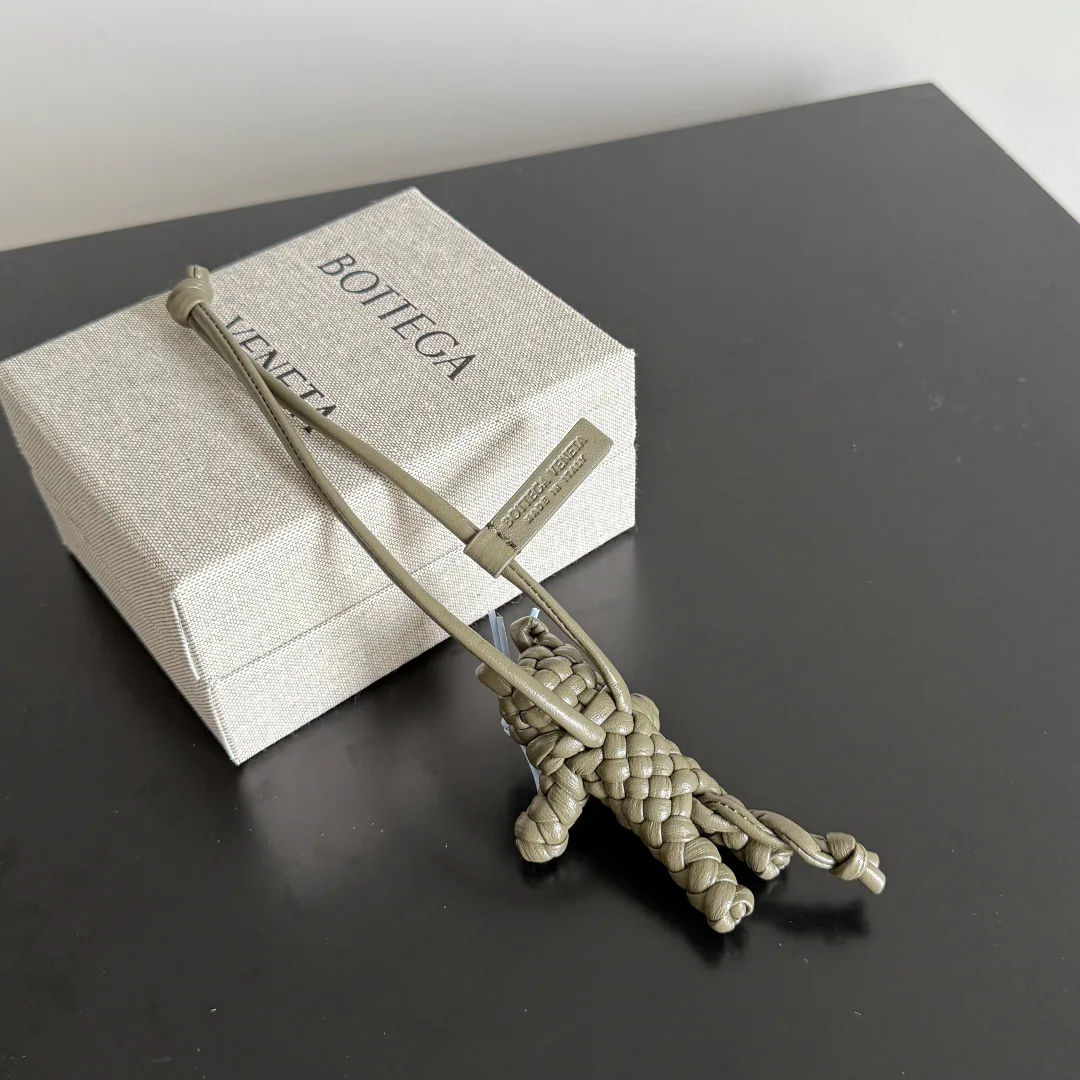 Ключницы Bottega Veneta 546000
