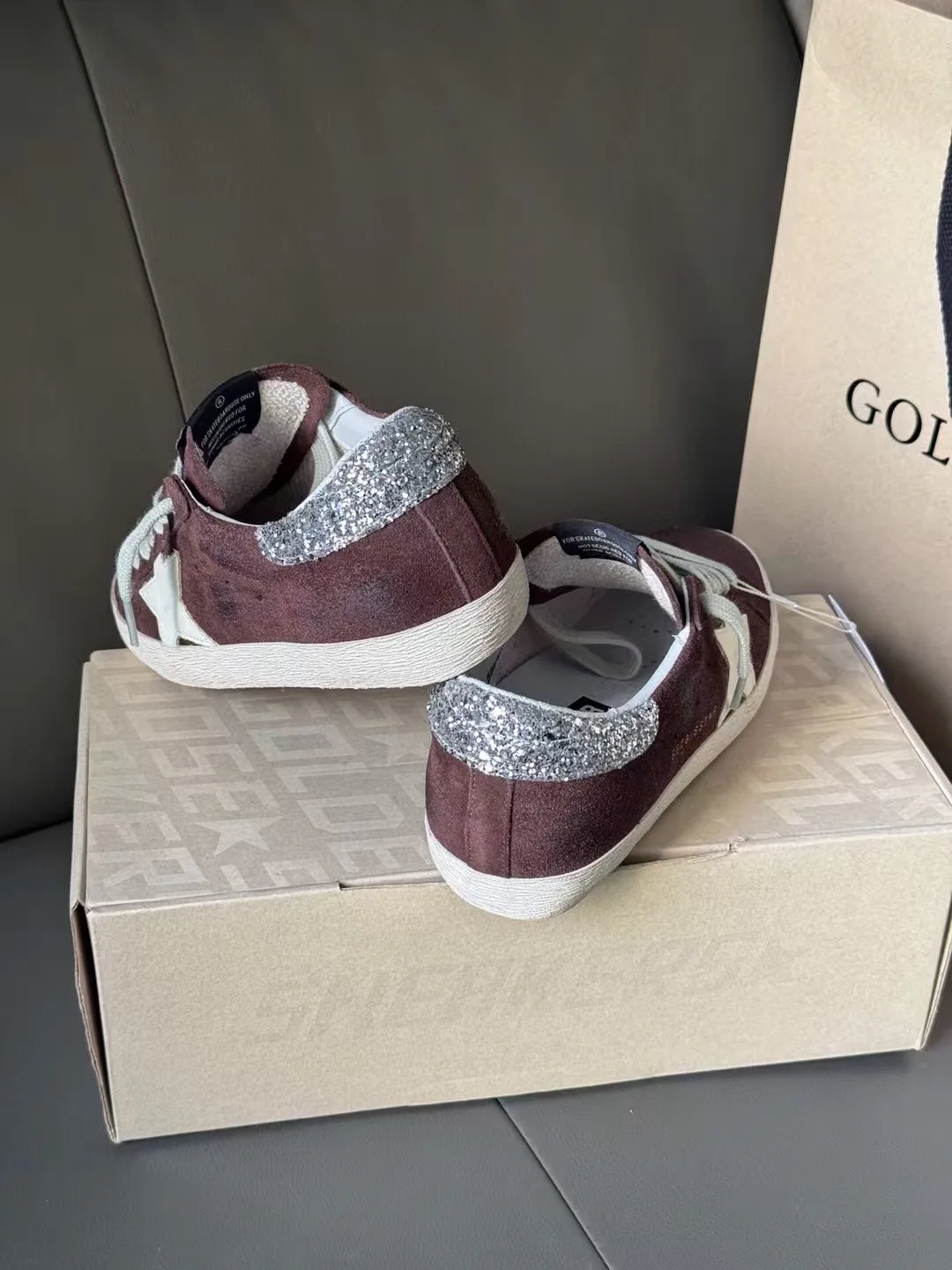 Кроссовки Женские Golden Goose 18265603