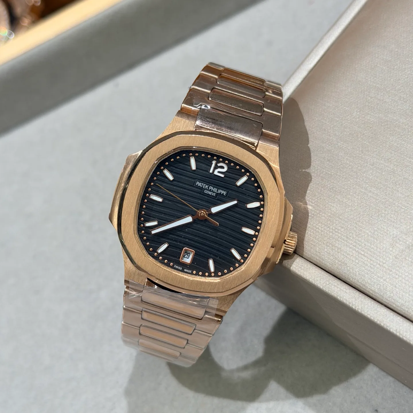 Часы Женские Patek Philippe 18362044
