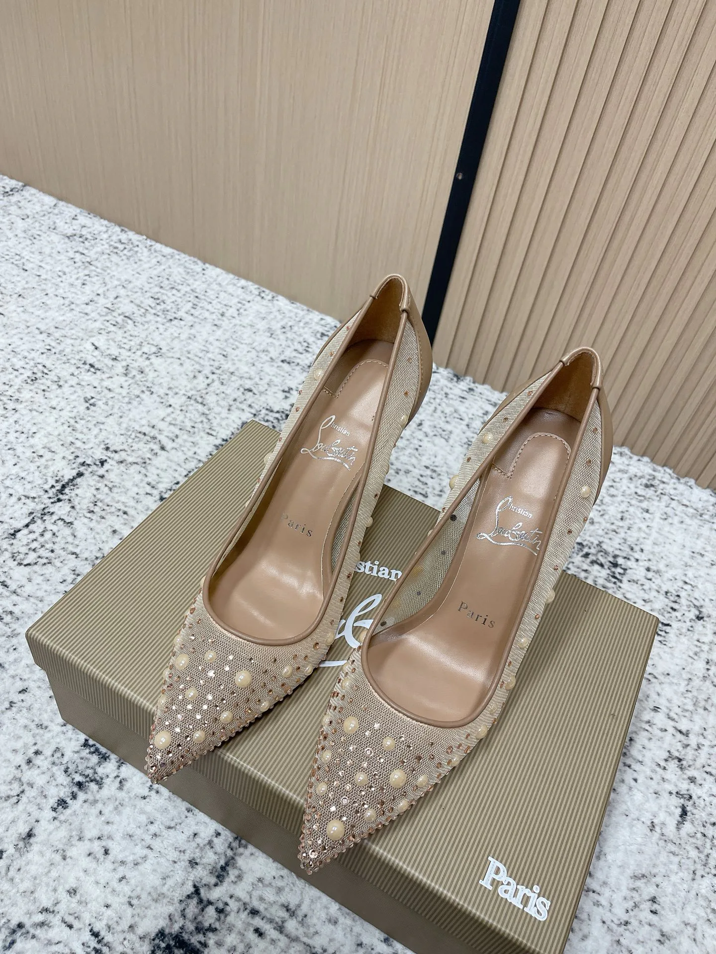 Туфли Женские Christian Louboutin 11946957