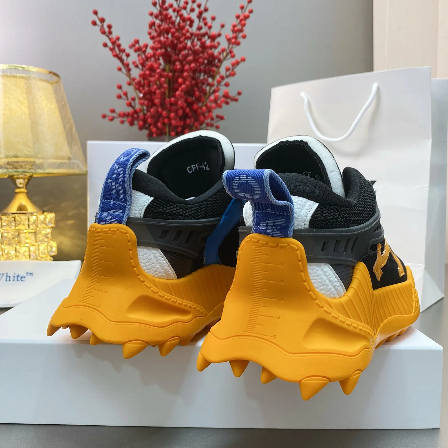 Кроссовки Женские Off-White 17530529